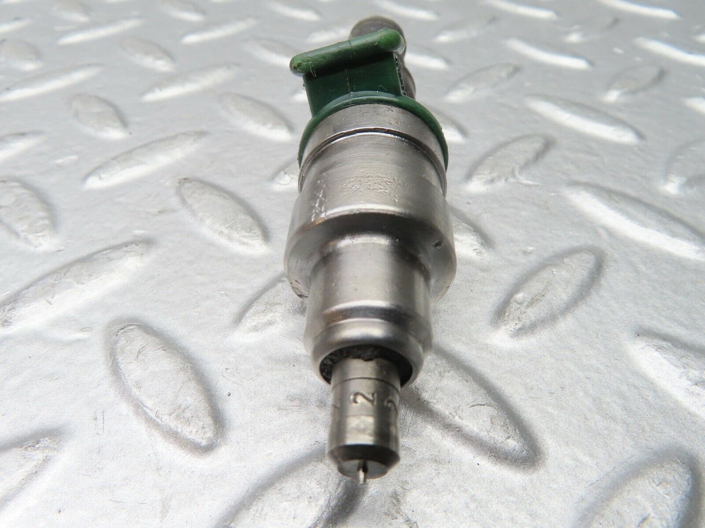 20927 Mercedes-Benz W114 250CE Coupe Fuel Injector Bosch 0280150023