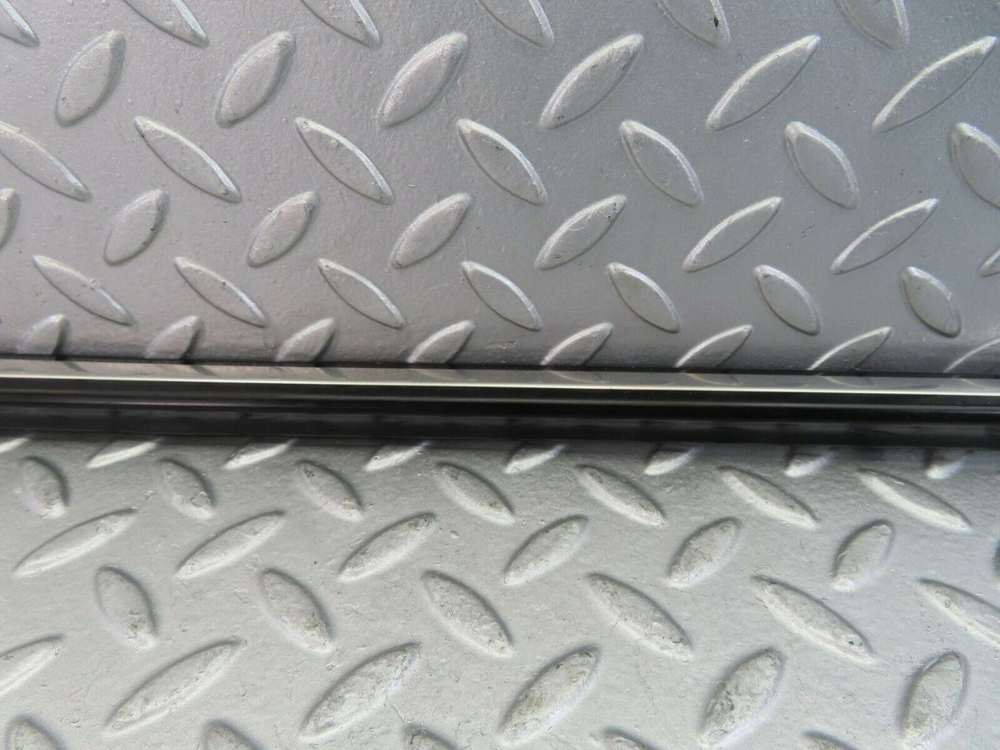 10241 Mercedes-Benz W123 Rear Right Door Centre Moulding Trim