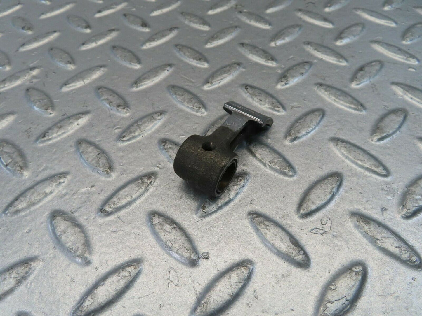 10973 Mercedes-Benz W115 220D Rocker Arm