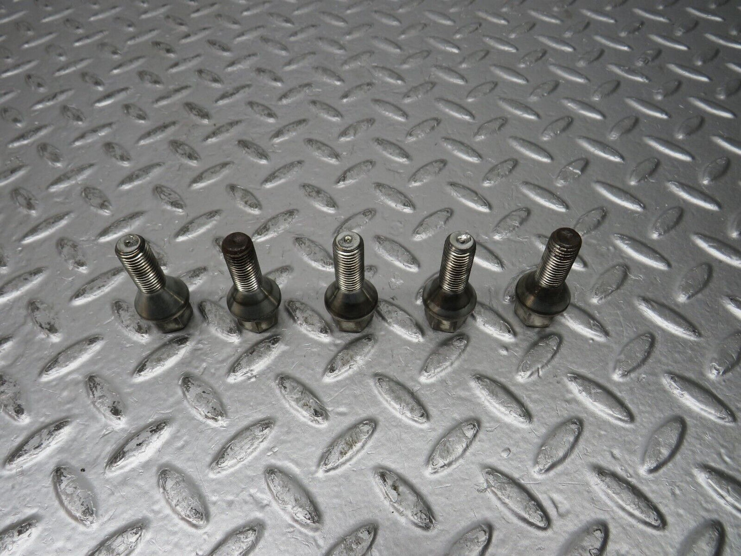 31863 Mercedes-Benz 5x Alloy Wheel Lug Bolt M12x1.5