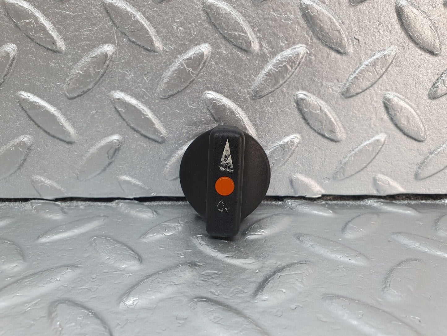 42946 Mercedes-Benz W201 190 2.0L Headlight Switch Knob