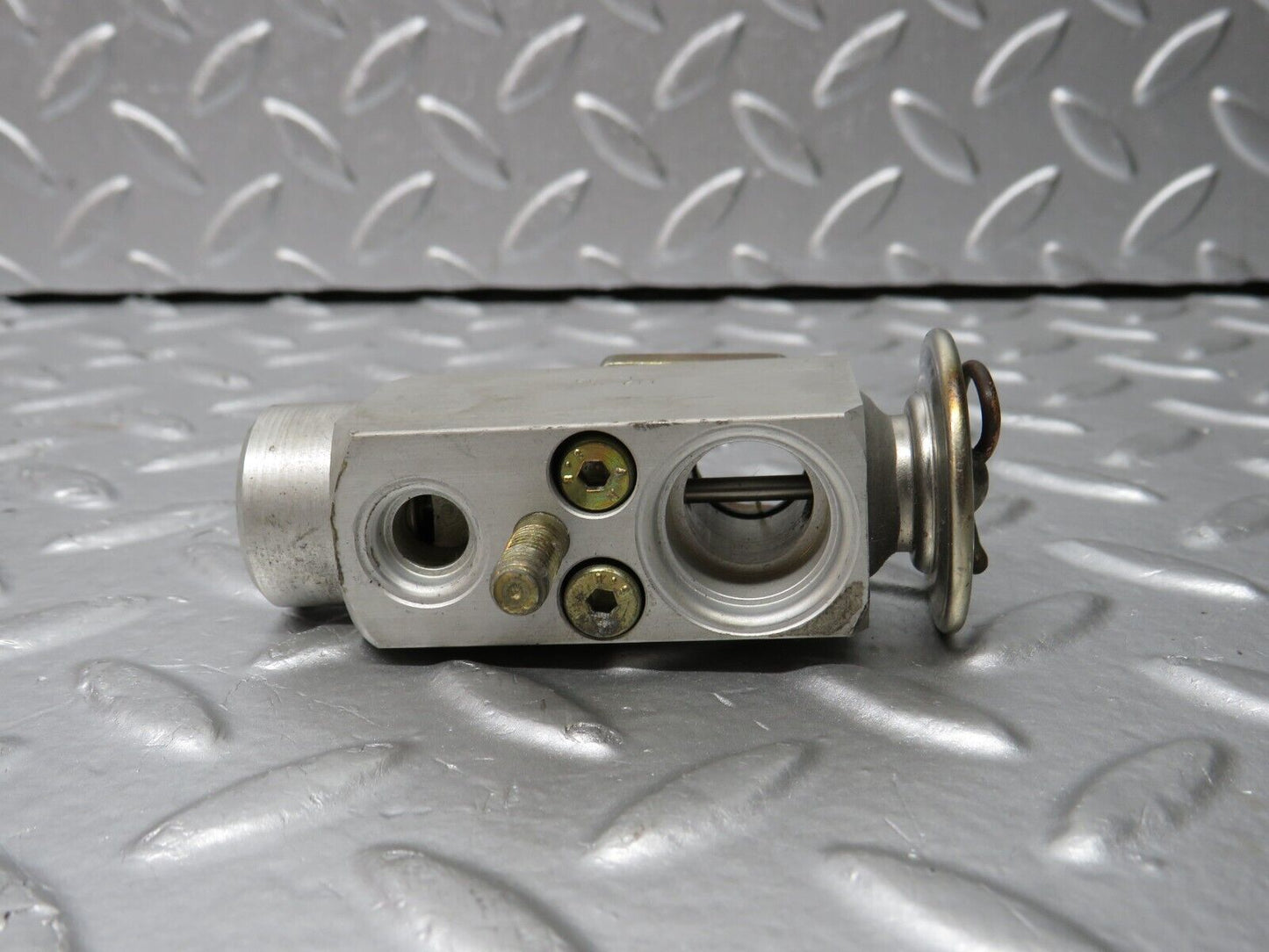 31911 Mercedes-Benz S124 220TE Wagon Air Condition Expansion Valve 1248300484
