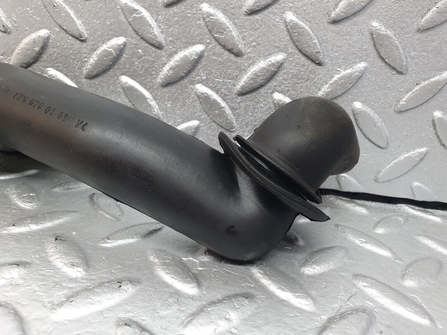 42521 Mercedes-Benz R129 320SL Coupe Heater Drain Pipe 1296280169