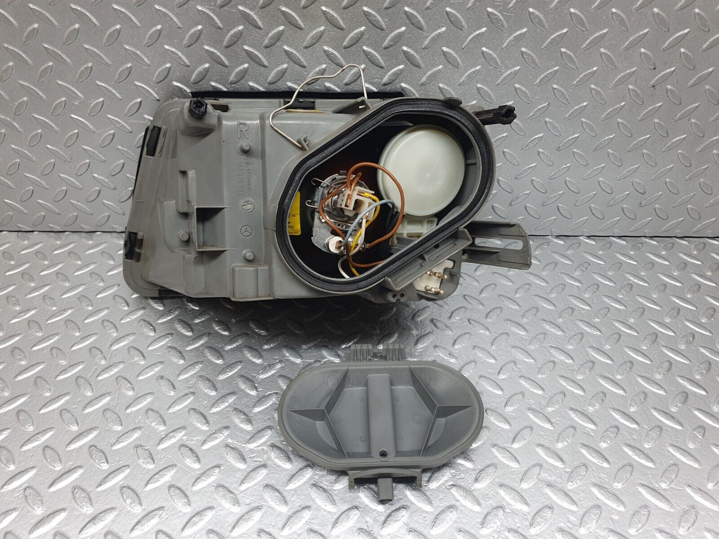 43619 Mercedes-Benz C126 380SEC Coupe Headlight Right Bosch 1268203661 0301065722 1305620484