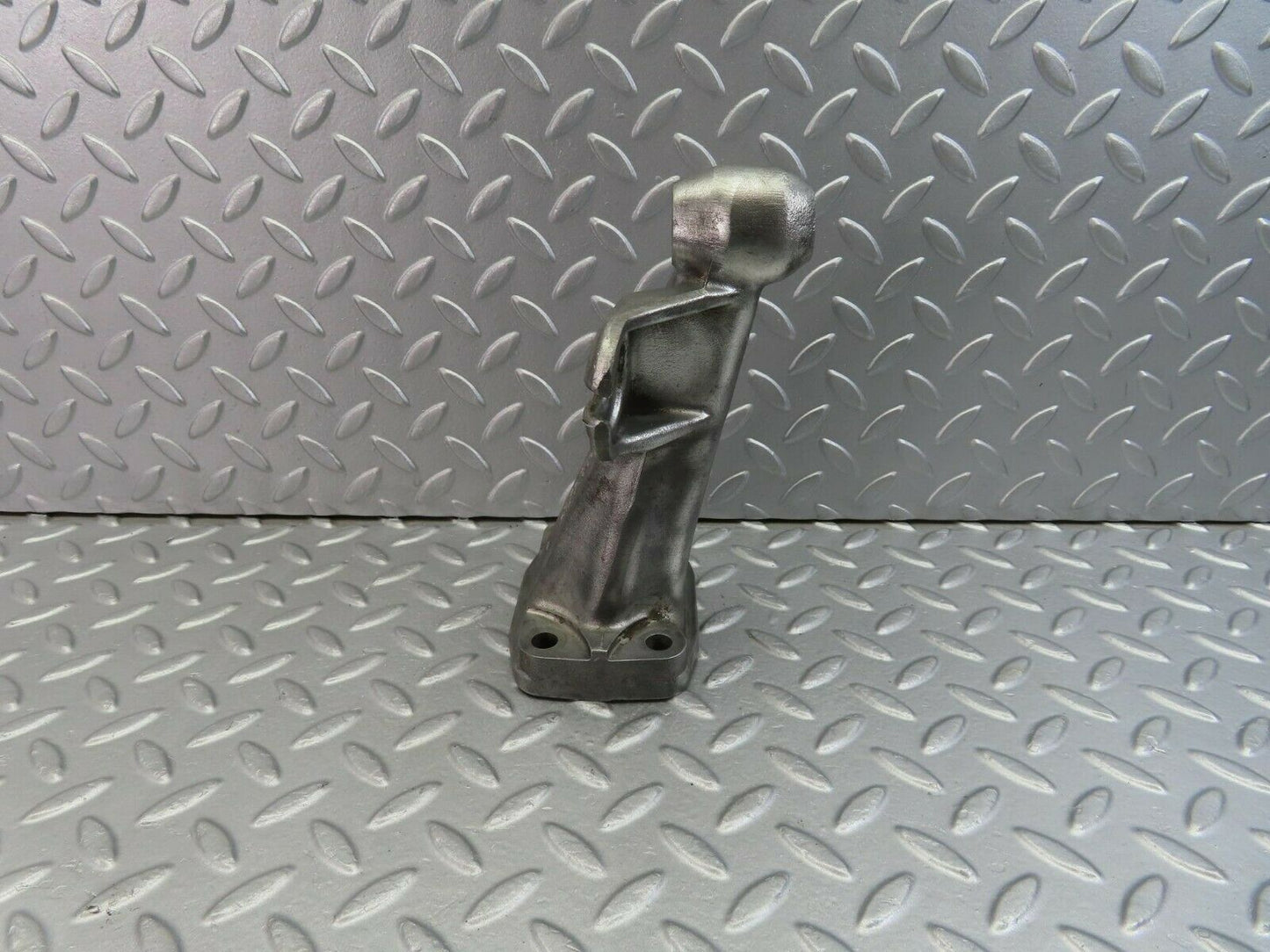 9811 Mercedes-Benz C123 280CE Coupe Engine Mount Bracket Right Side 1232230304