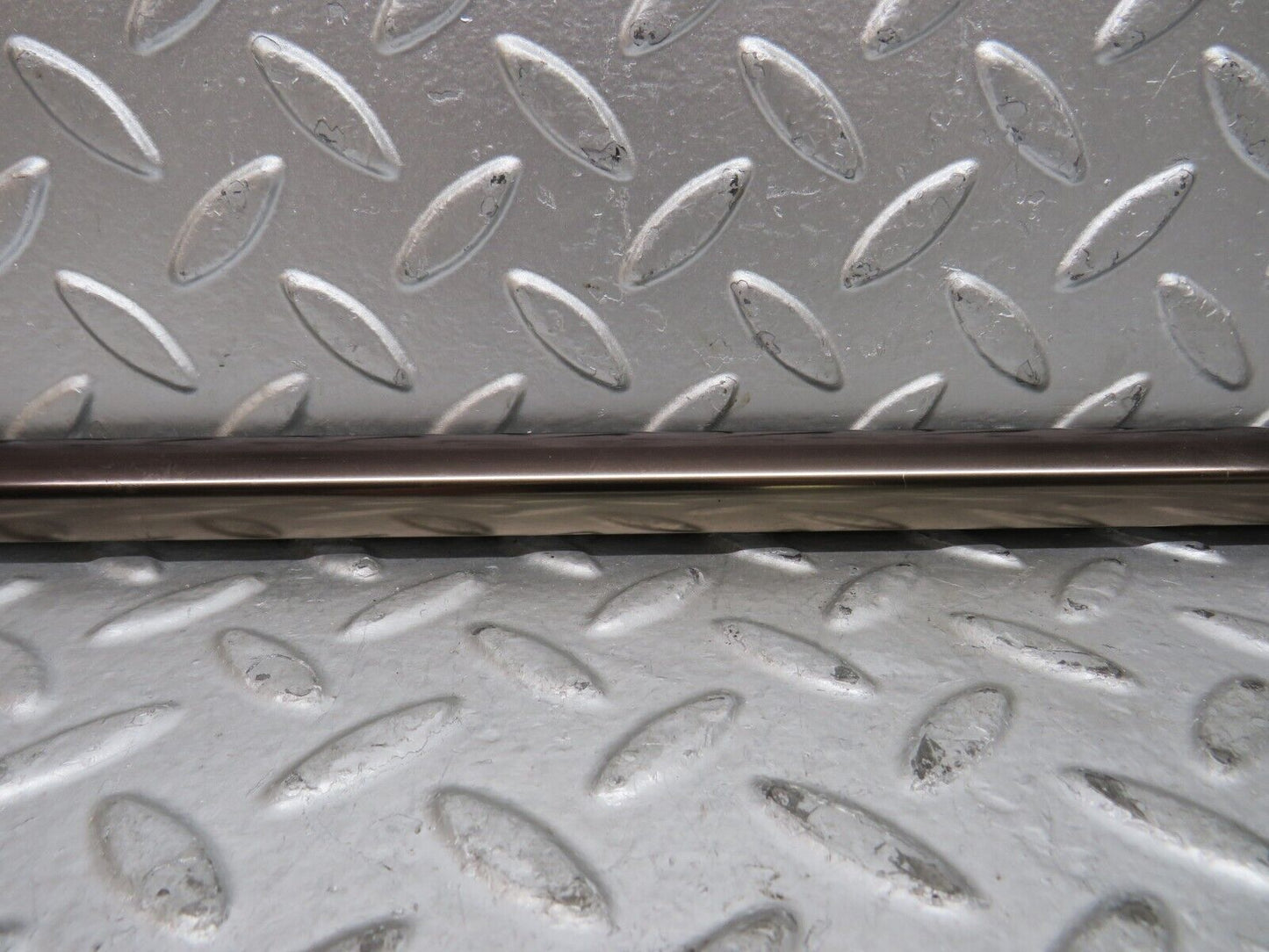29000 Mercedes-Benz C124 320CE Coupe Front Left Door Chrome Trim