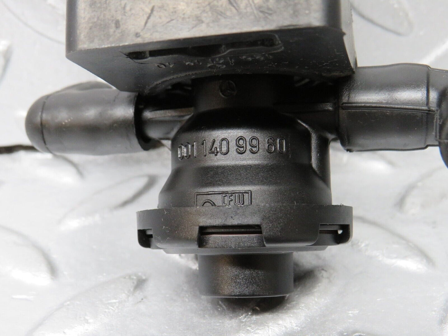 38326 Mercedes-Benz R129 280SL Coupe Fuel Regeneration Valve 0011409960 1201411240