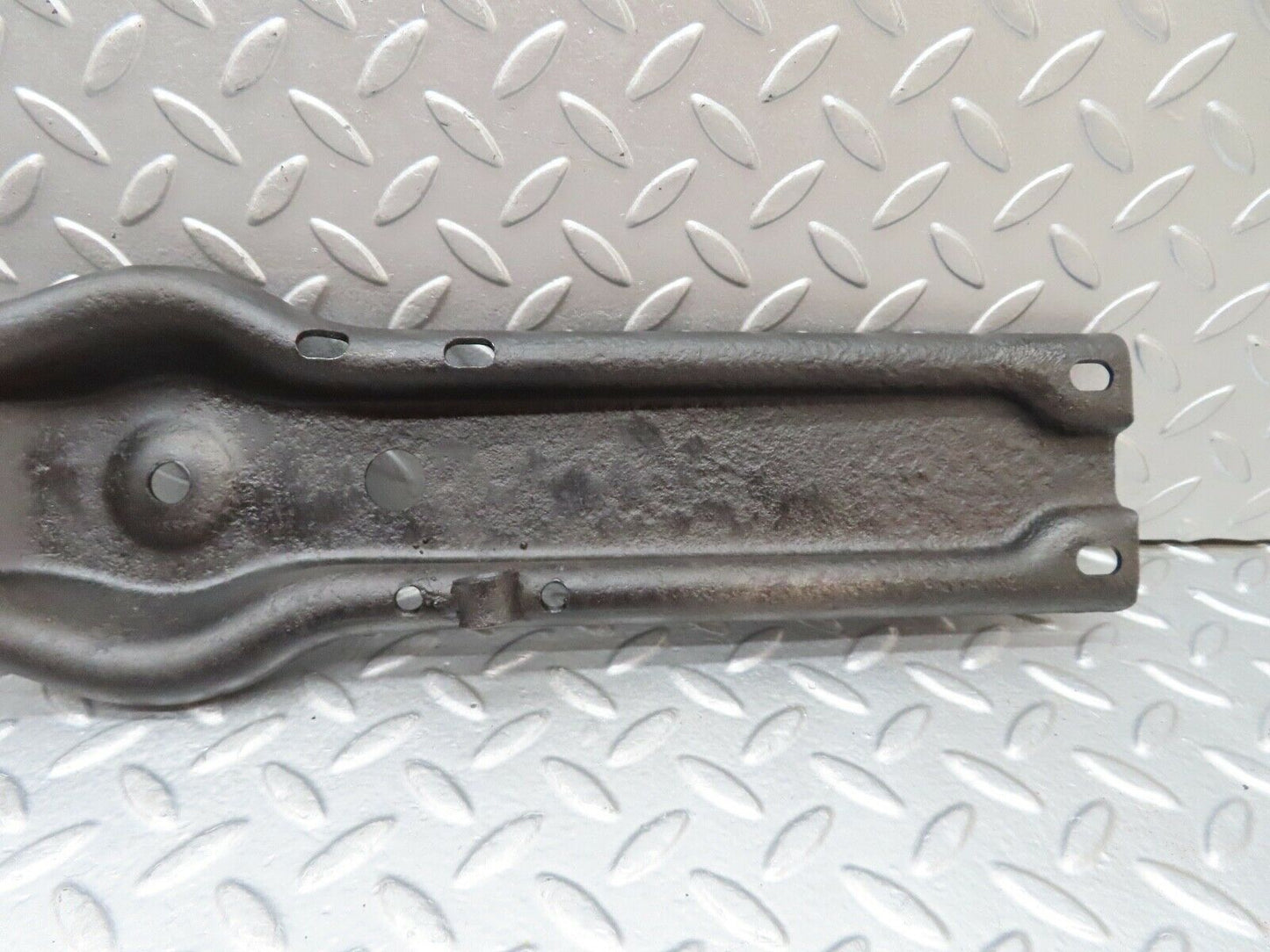 18219 Mercedes-Benz W111 220SE Coupe Gearbox Mount Bracket