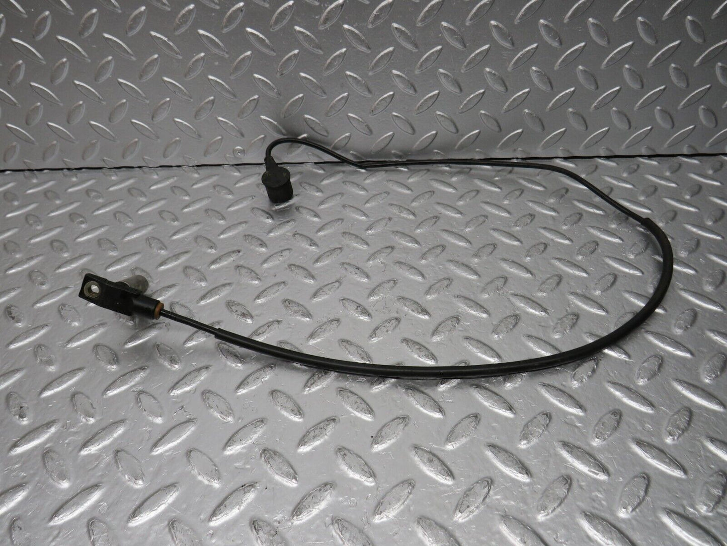 30525 Mercedes-Benz W124 230E Crankshaft Position Sensor 0031530828 0261210067