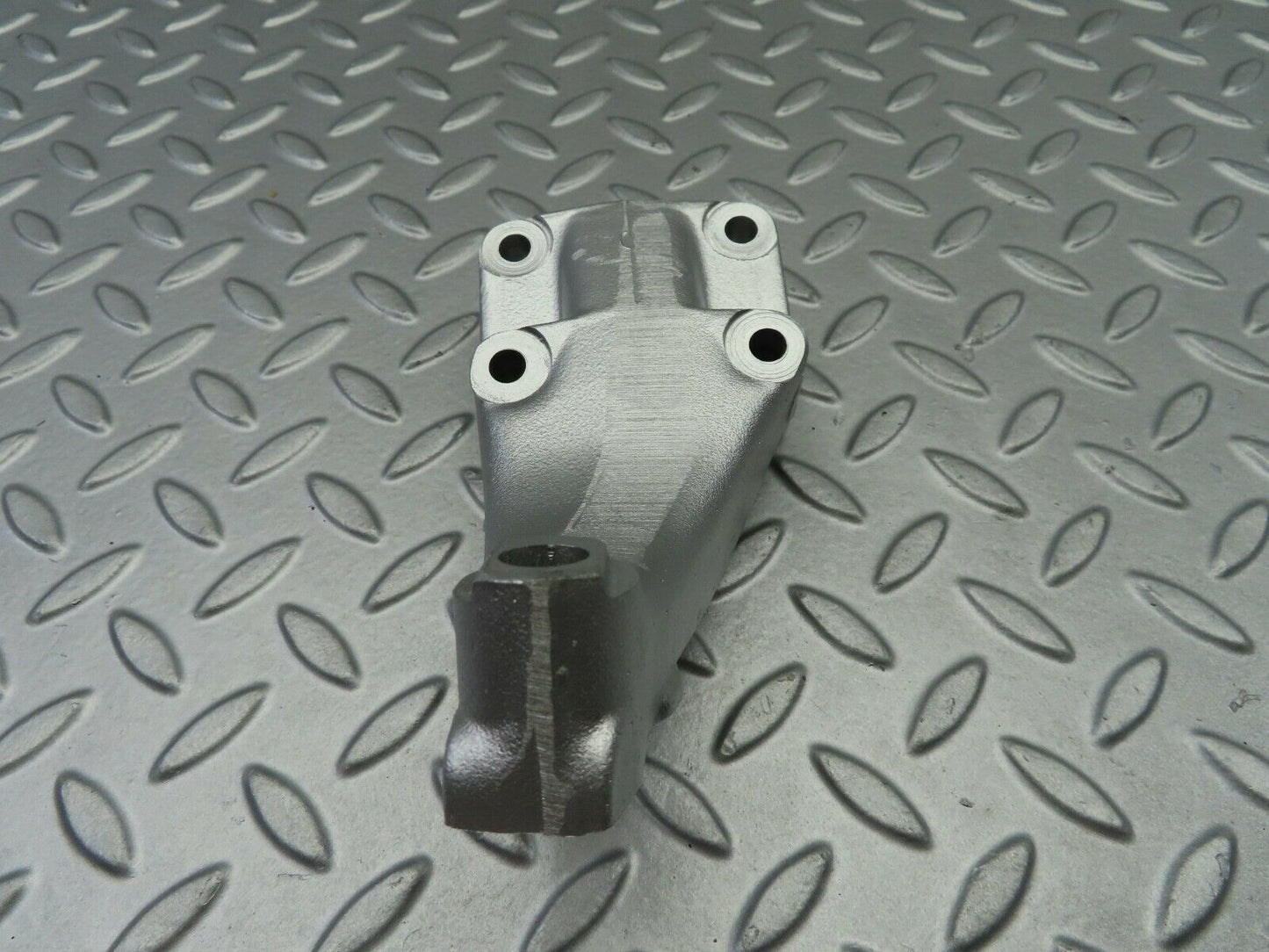 7064 Mercedes-Benz C107 350SLC Coupe Engine Mount Bracket Right Side 1162232304