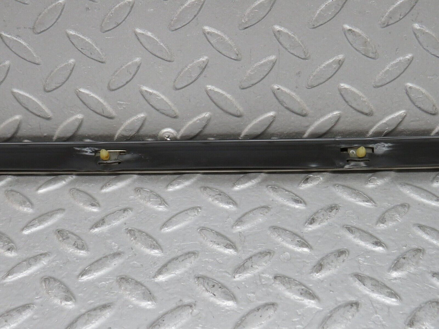 37308 Mercedes-Benz W109 300SEL Front Right Fender Centre Moulding Trim
