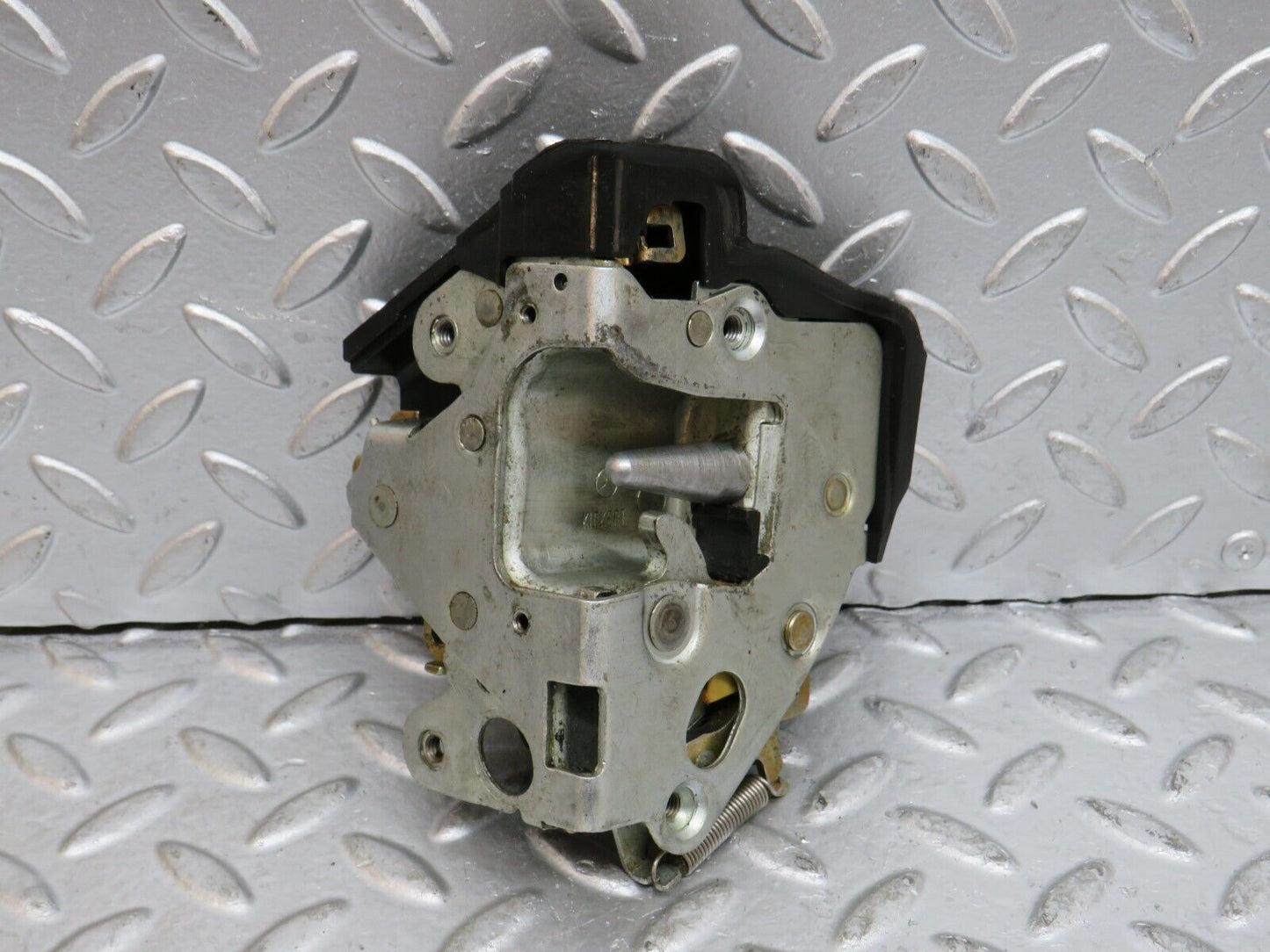 29669 Mercedes-Benz W123 230E Rear Right Door Lock Mechanism 1237230208