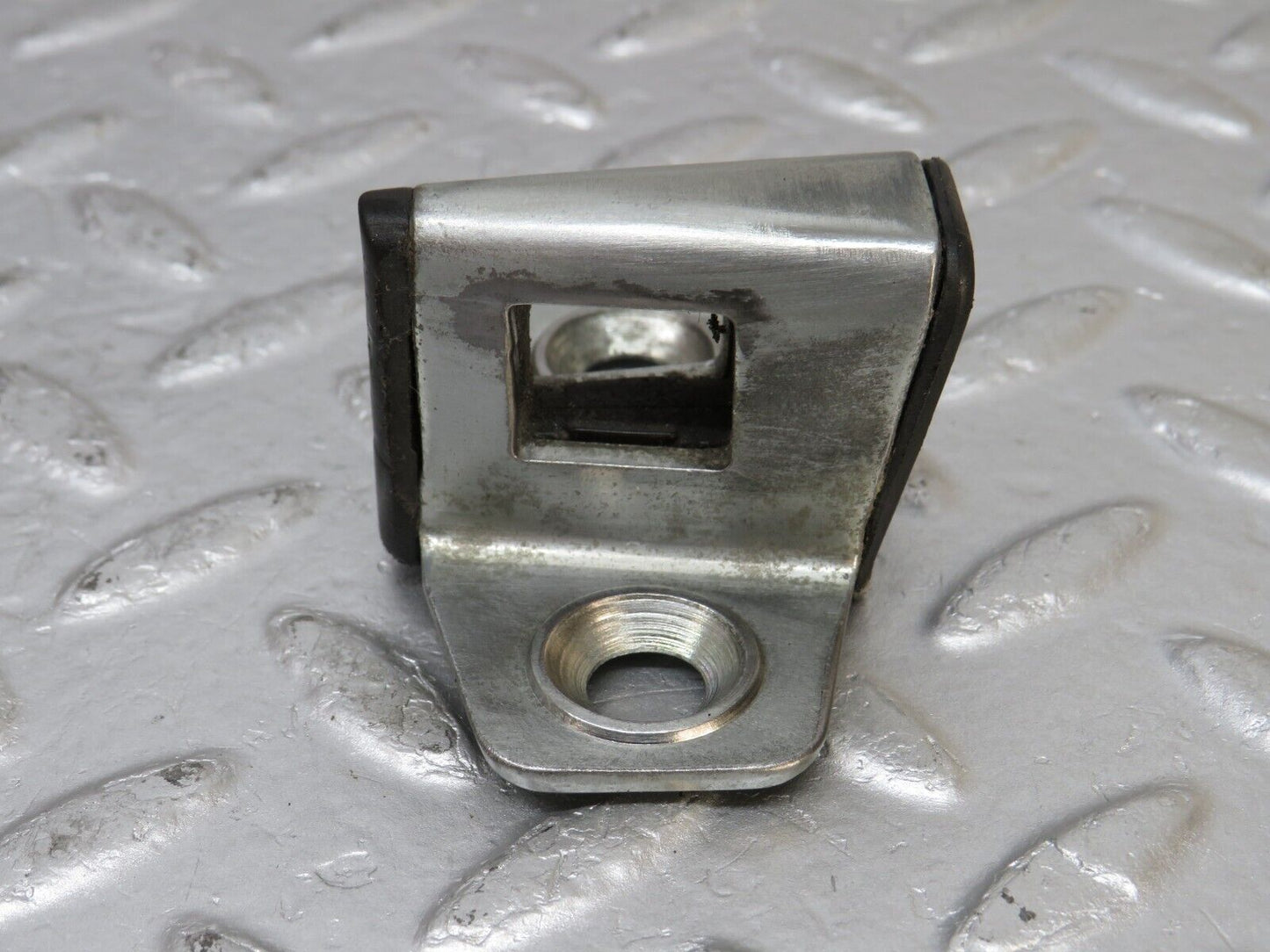 33897 Mercedes-Benz W124 260E Door Lock Latch