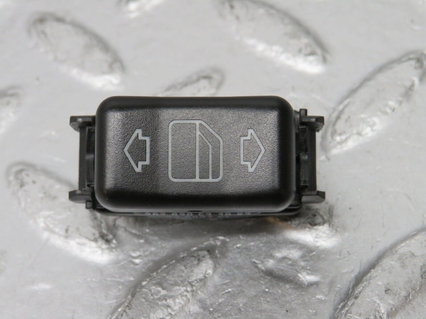 33329 Mercedes-Benz W202 C180 Electric Window Switch Left 2028205310