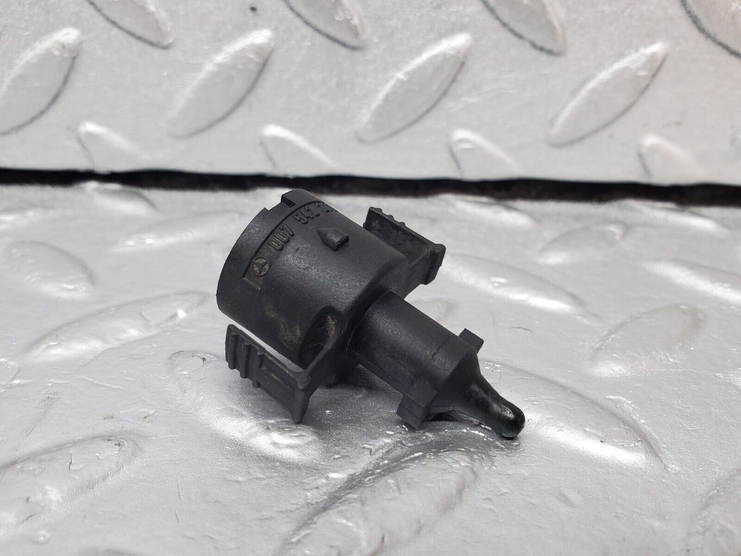 45572 Mercedes-Benz W126 420SE Air Intake Temperature Sensor Bosch 0280130047