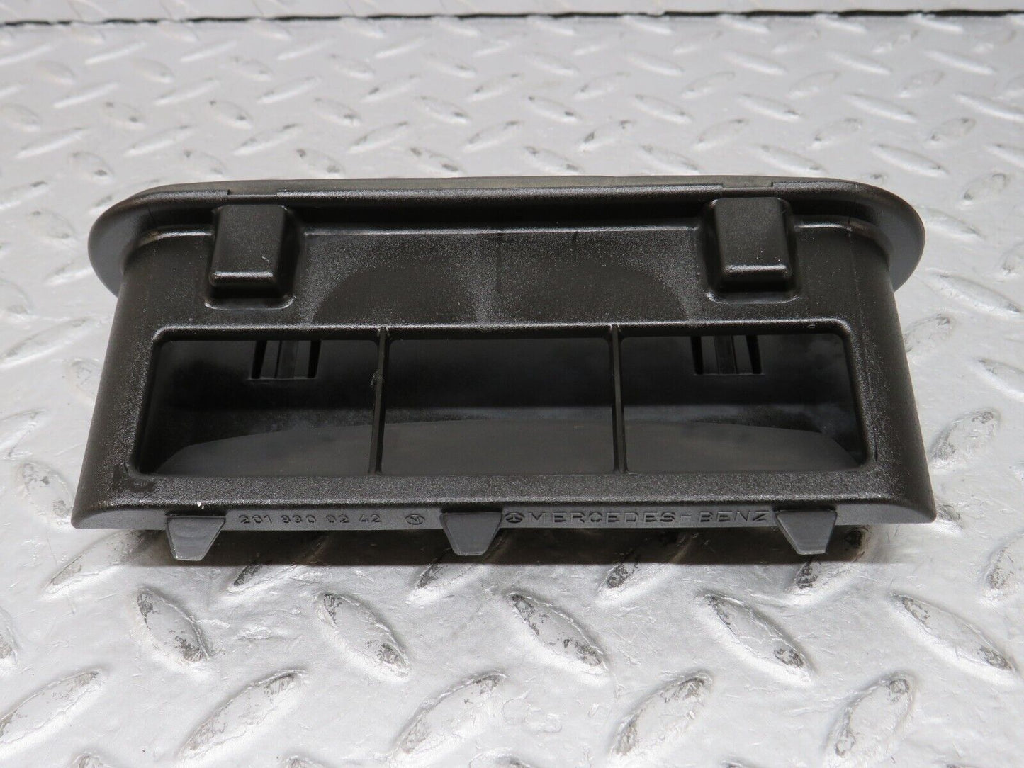 36465 Mercedes-Benz W201 190E 2.0L Trunk Breather Ventilation Valve 2x 2018300242