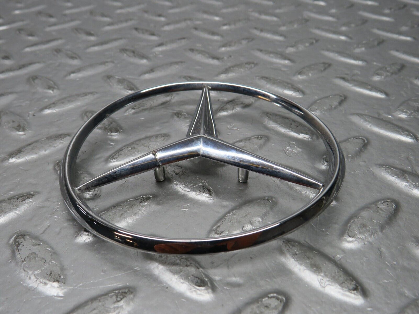 30880 Mercedes-Benz W201 190E 2.0L Chrome Rear Emblem 2017580058