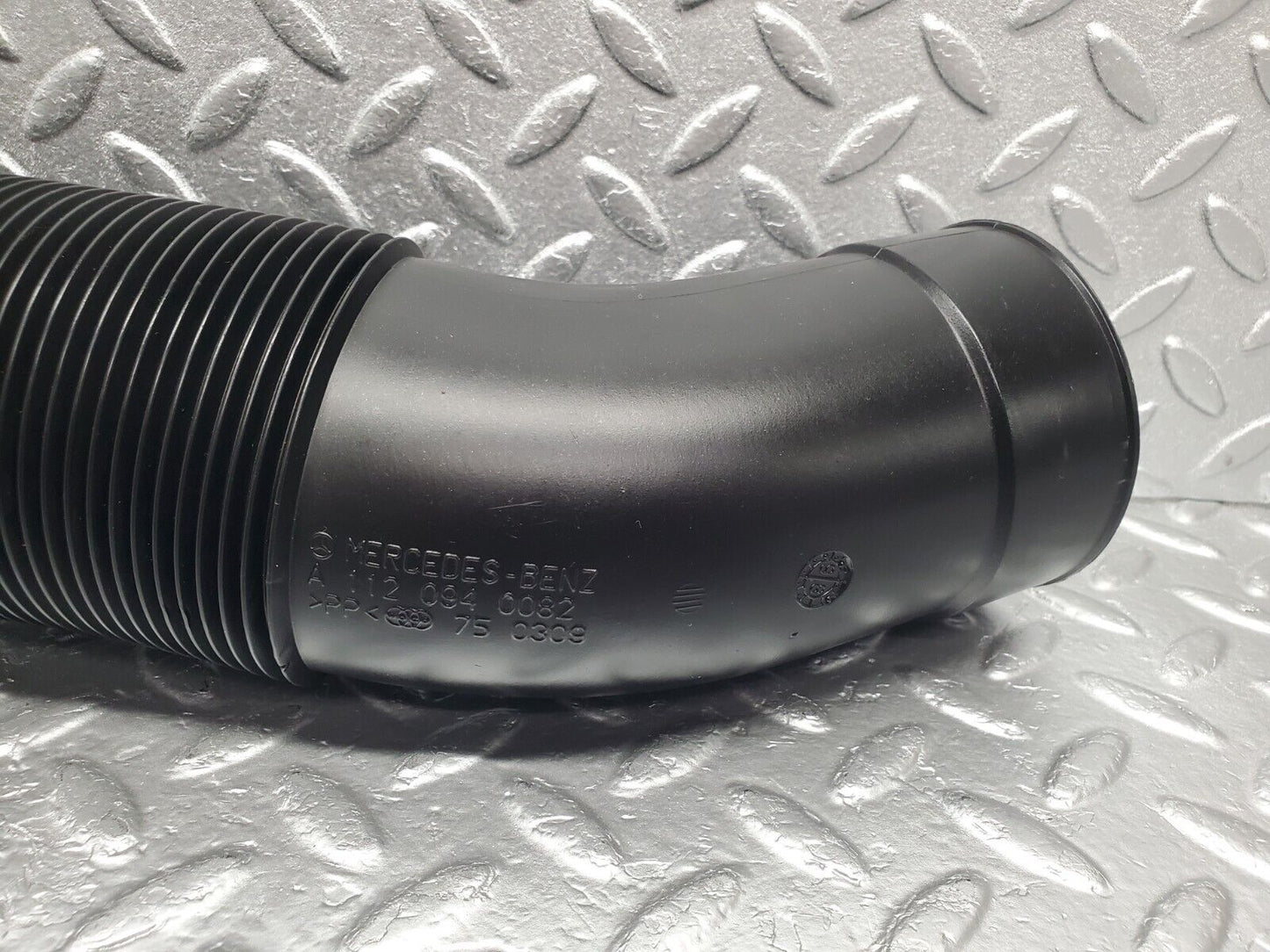 46843 Mercedes-Benz R129 320SL Coupe Air Intake Suction Pipe Right 1120940082