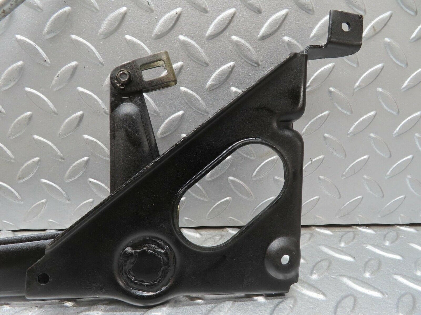 13546 Mercedes-Benz W123 200 Handbrake Regulator
