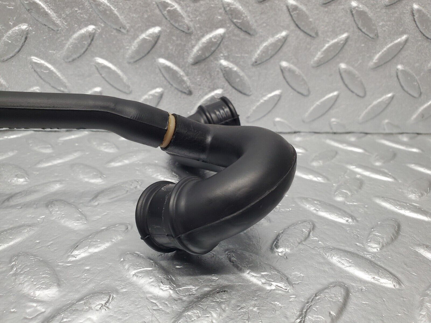 46703 Mercedes-Benz C123 280CE Coupe Air Intake Pipe 1100944982 1100943982