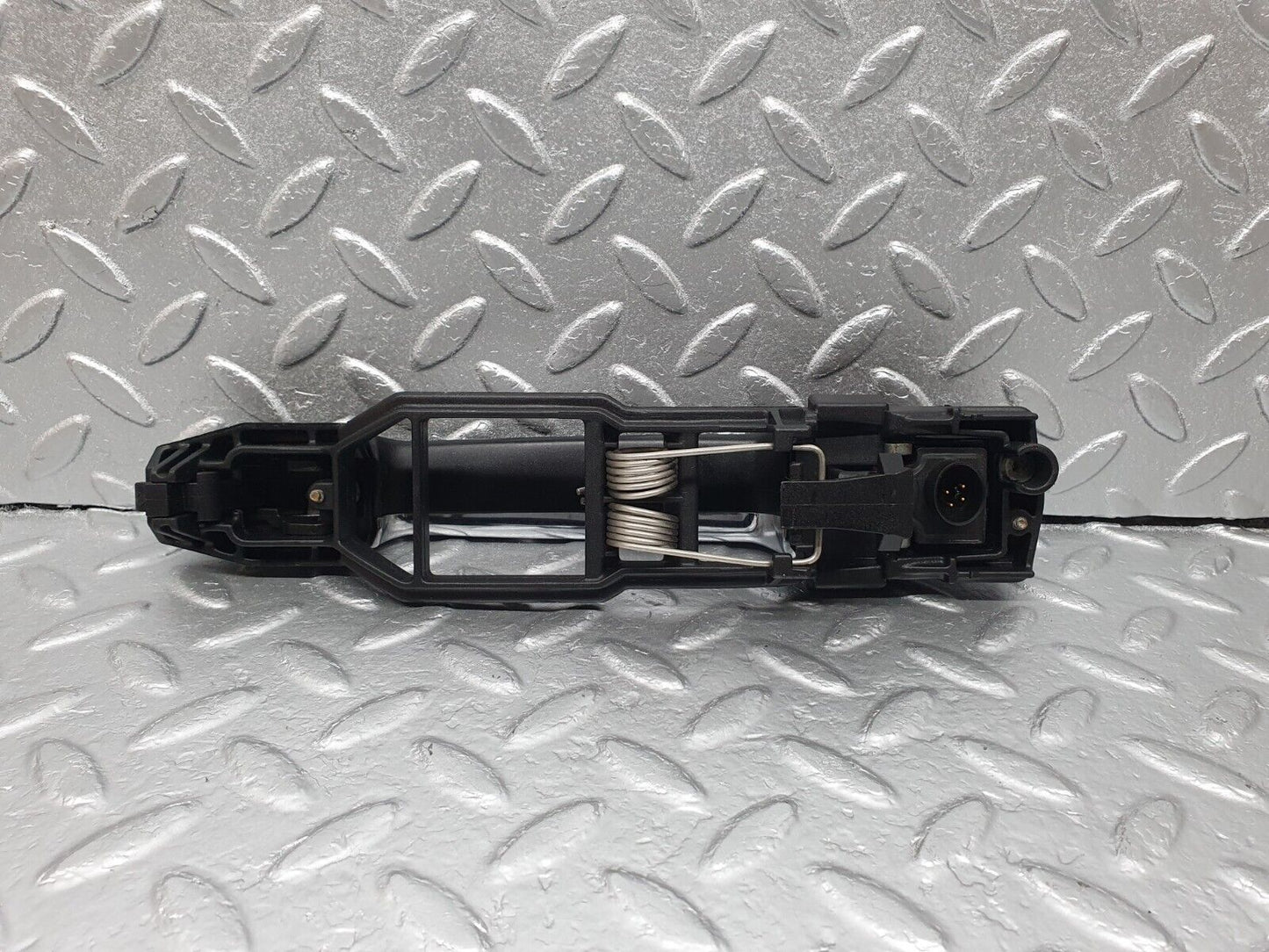 42035 Mercedes-Benz W202 C200 Front Left Exterior Door Handle No Key
