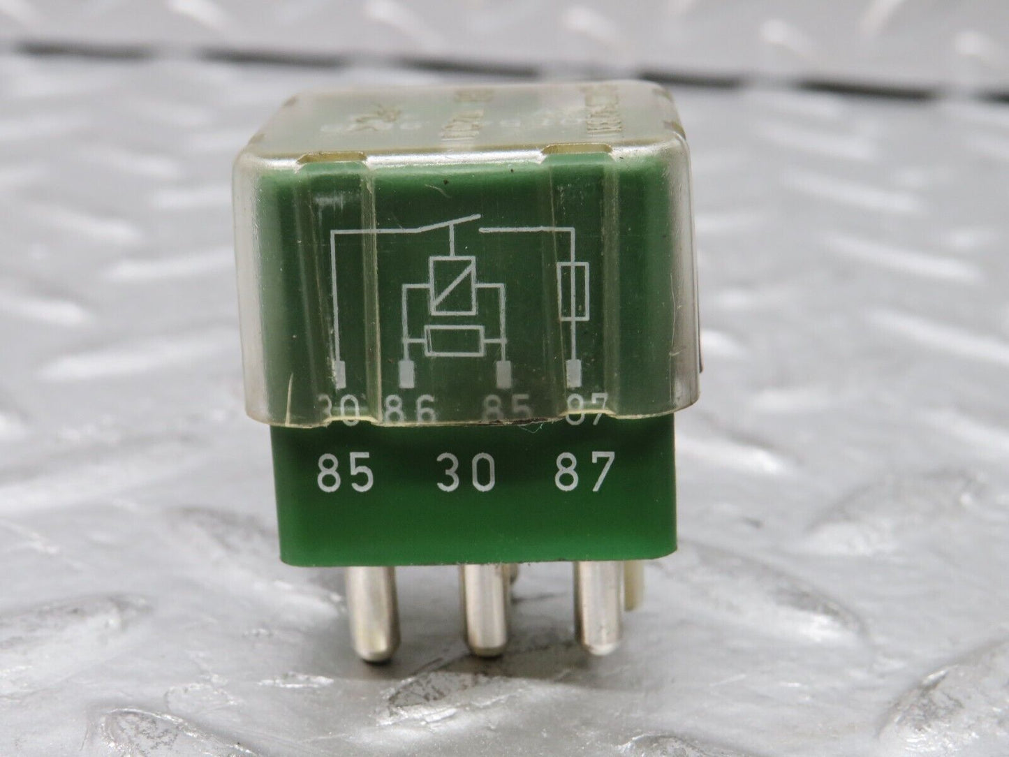 29976 Mercedes-Benz C124 320CE Coupe Overload Relay 0005421881