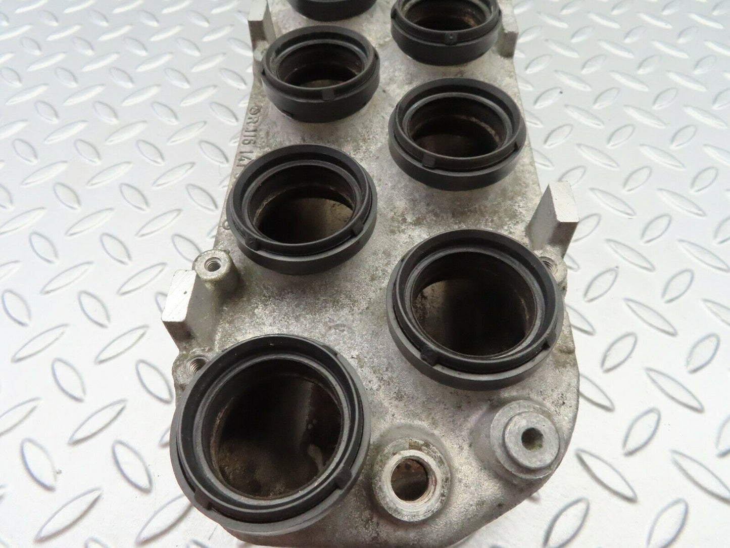 6418 Mercedes-Benz W126 380SE Lower Intake Manifold 1161415301