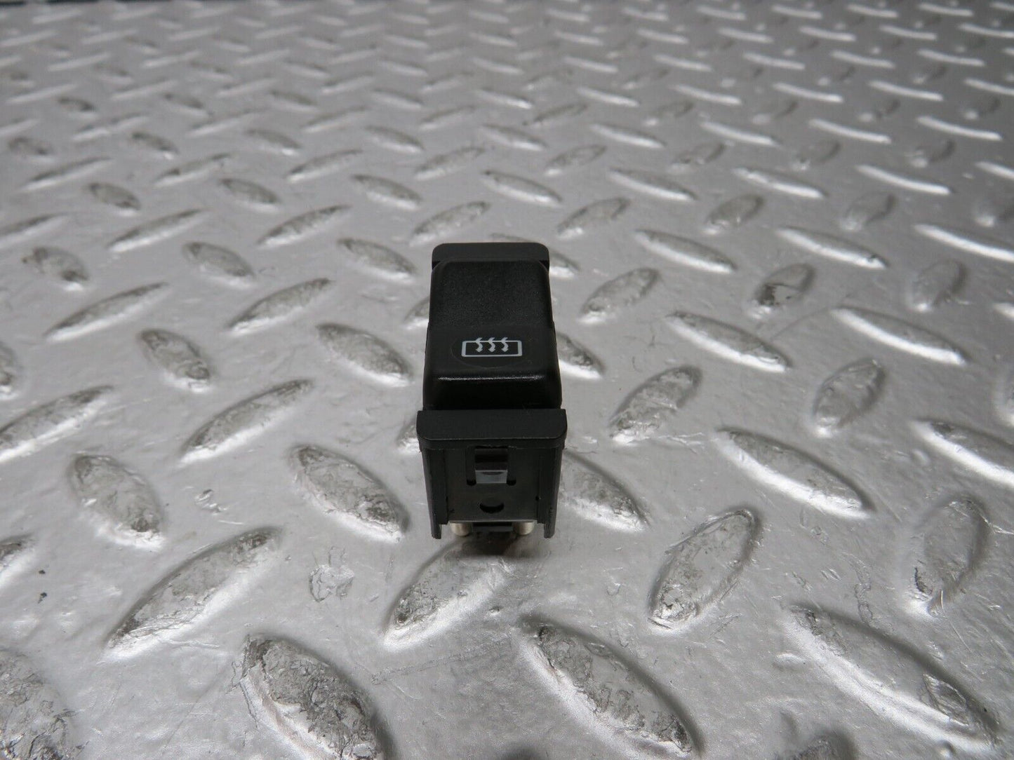 27350 Mercedes-Benz W123 280E Rear Windscreen Defroster Switch 0008206110