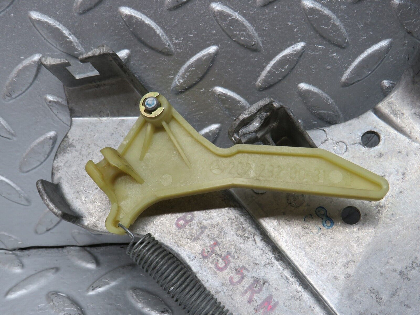 33415 Mercedes-Benz W202 C180 Brake Pedal Bracket 2022900319 2022920031