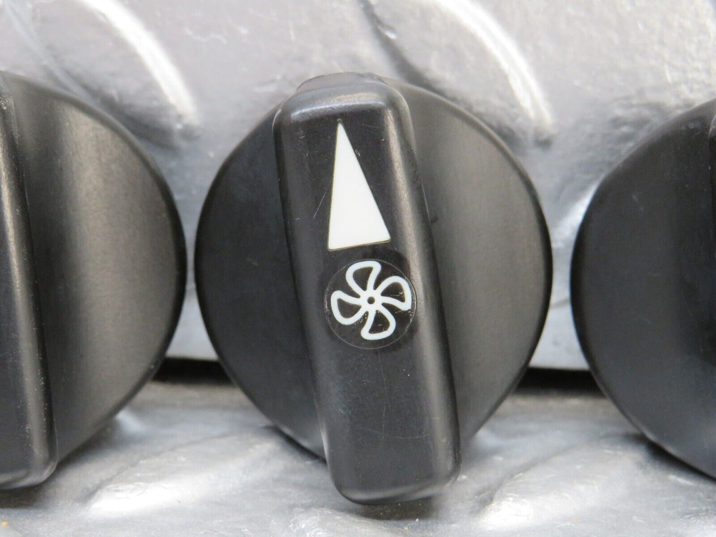 25522 Mercedes-Benz W123 200 Heater Control Knob Set