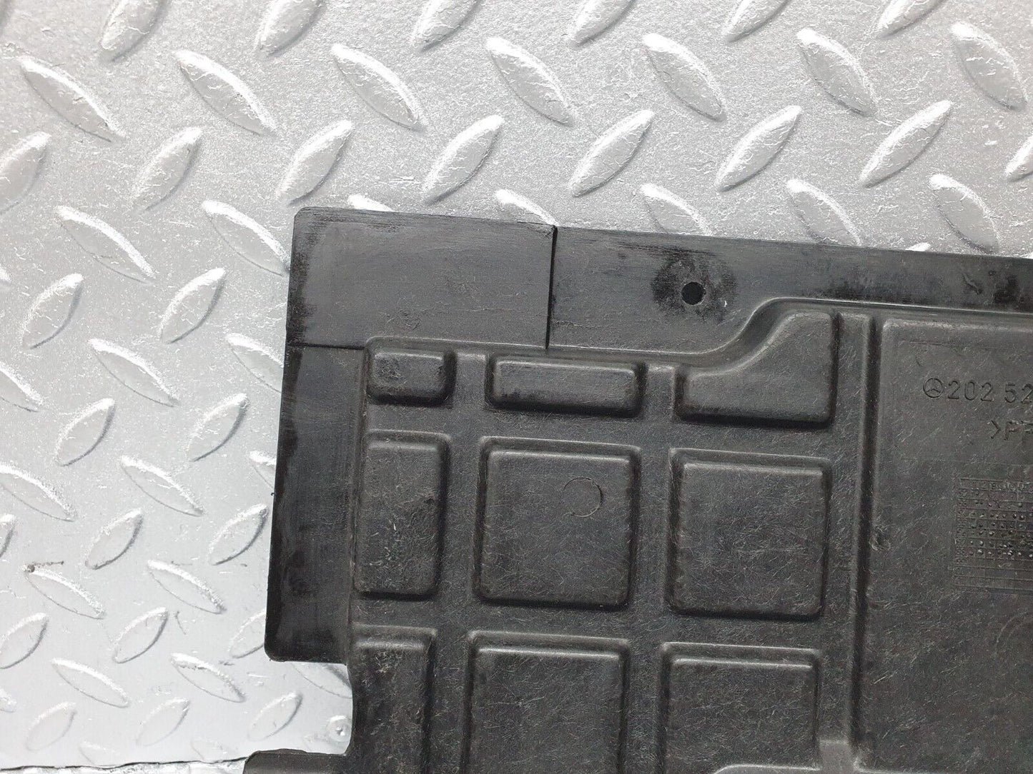 41782 Mercedes-Benz W202 C200 Left Engine Bay Cover Panel 2025241230
