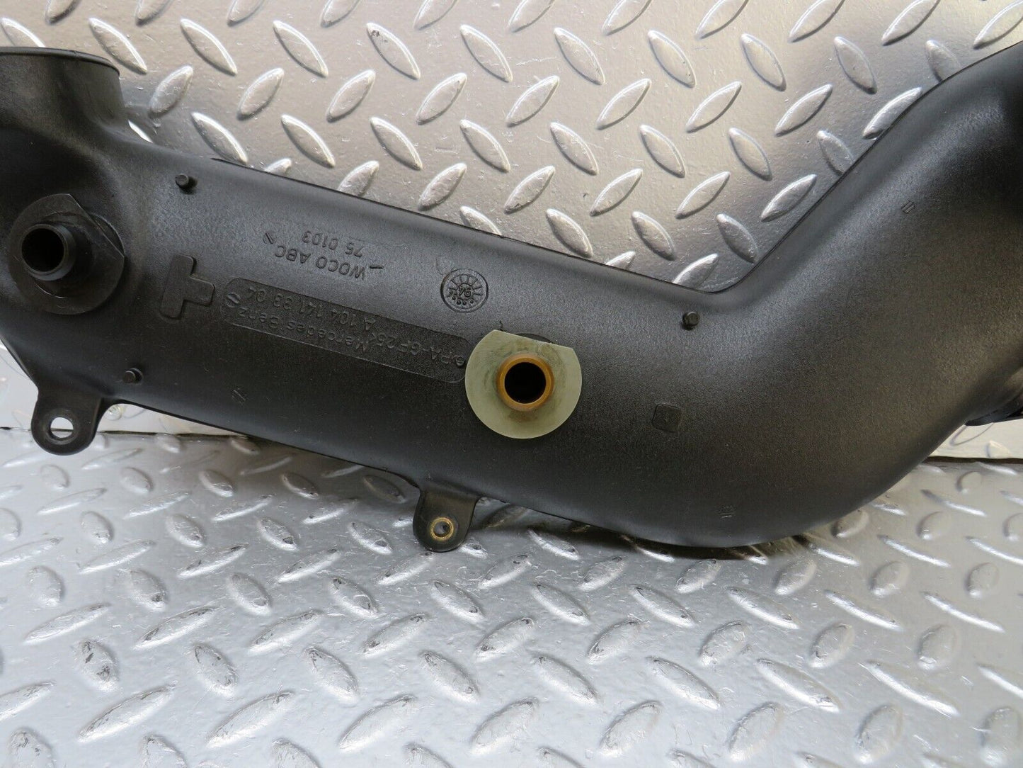 25757 Mercedes-Benz W124 280E Air Intake Pipe 1111400012