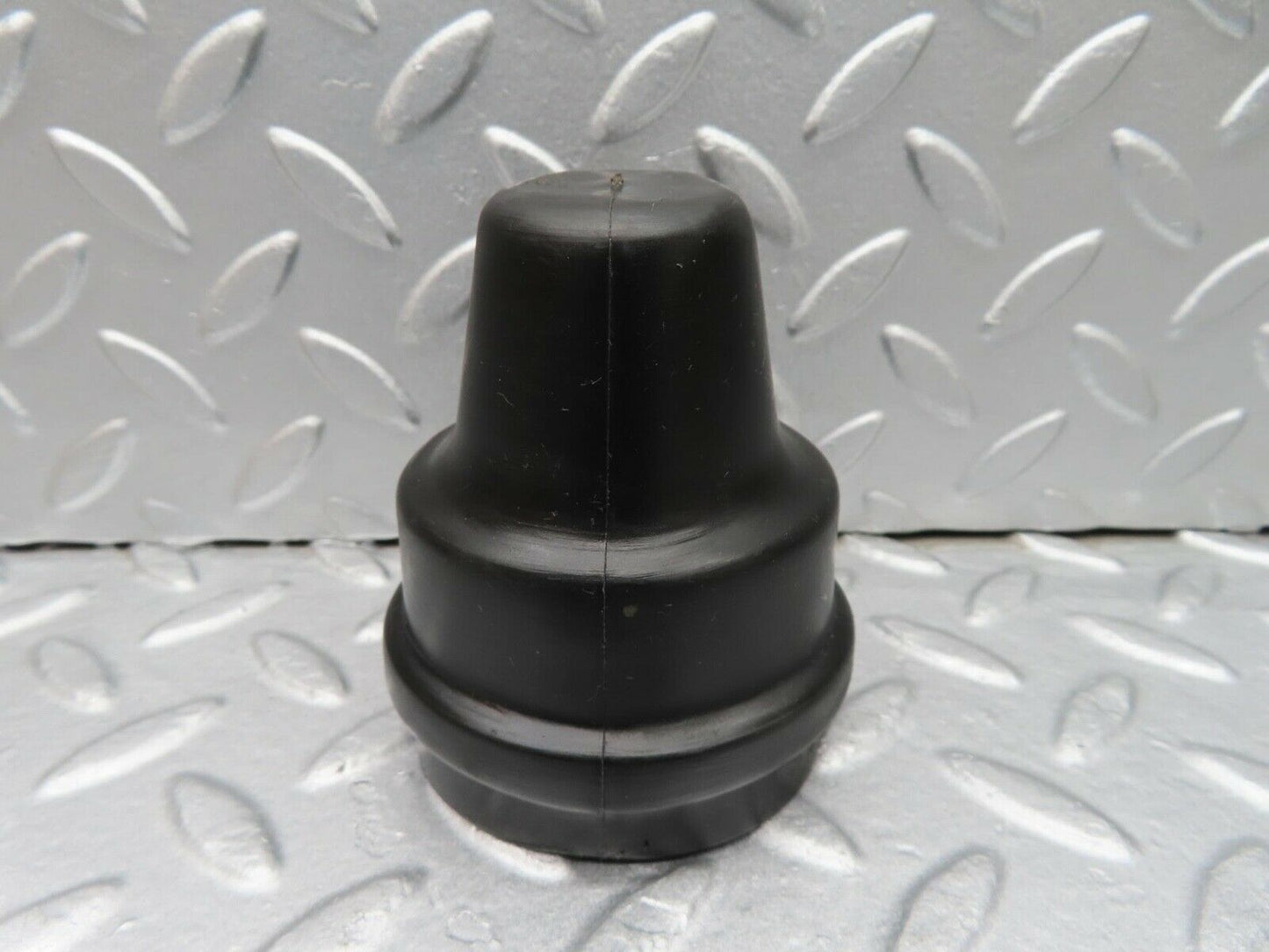 15962 Mercedes-Benz W123 280E Ignition Coil Protective Cap 0001581785