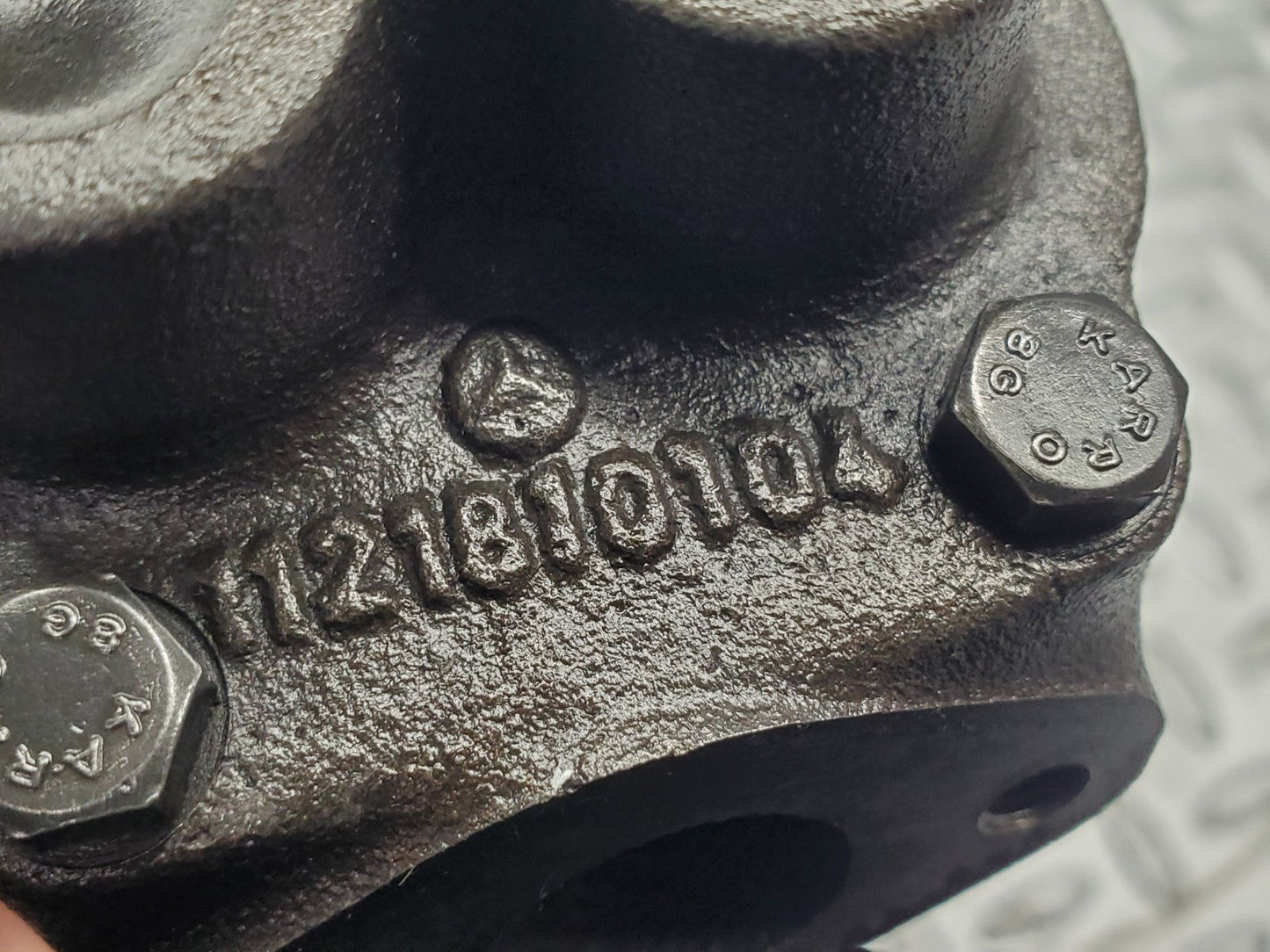 W112 oil pump used OEM