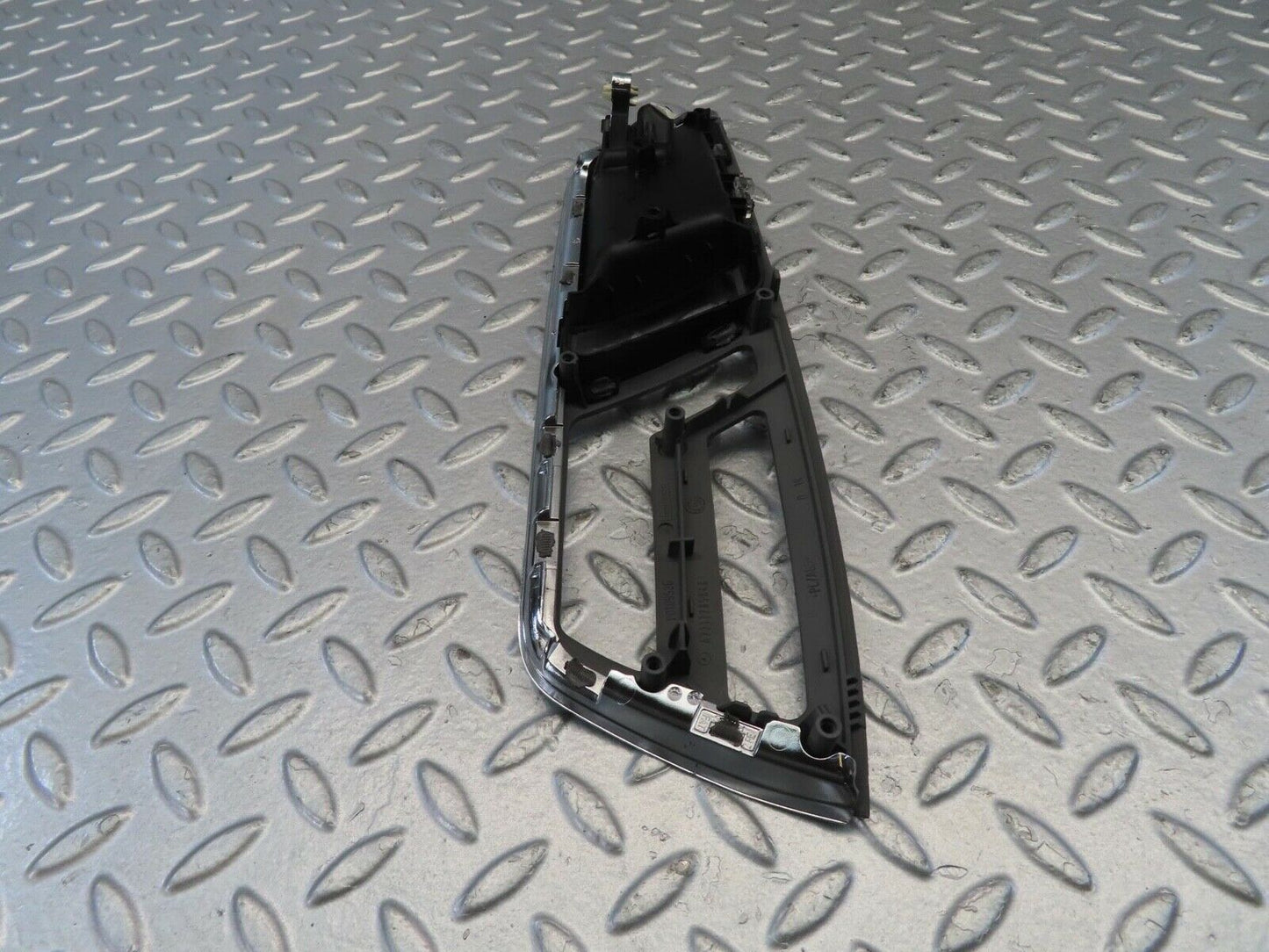 11105 Mercedes-Benz W221 S320 Front Right Door Handle 2217205848