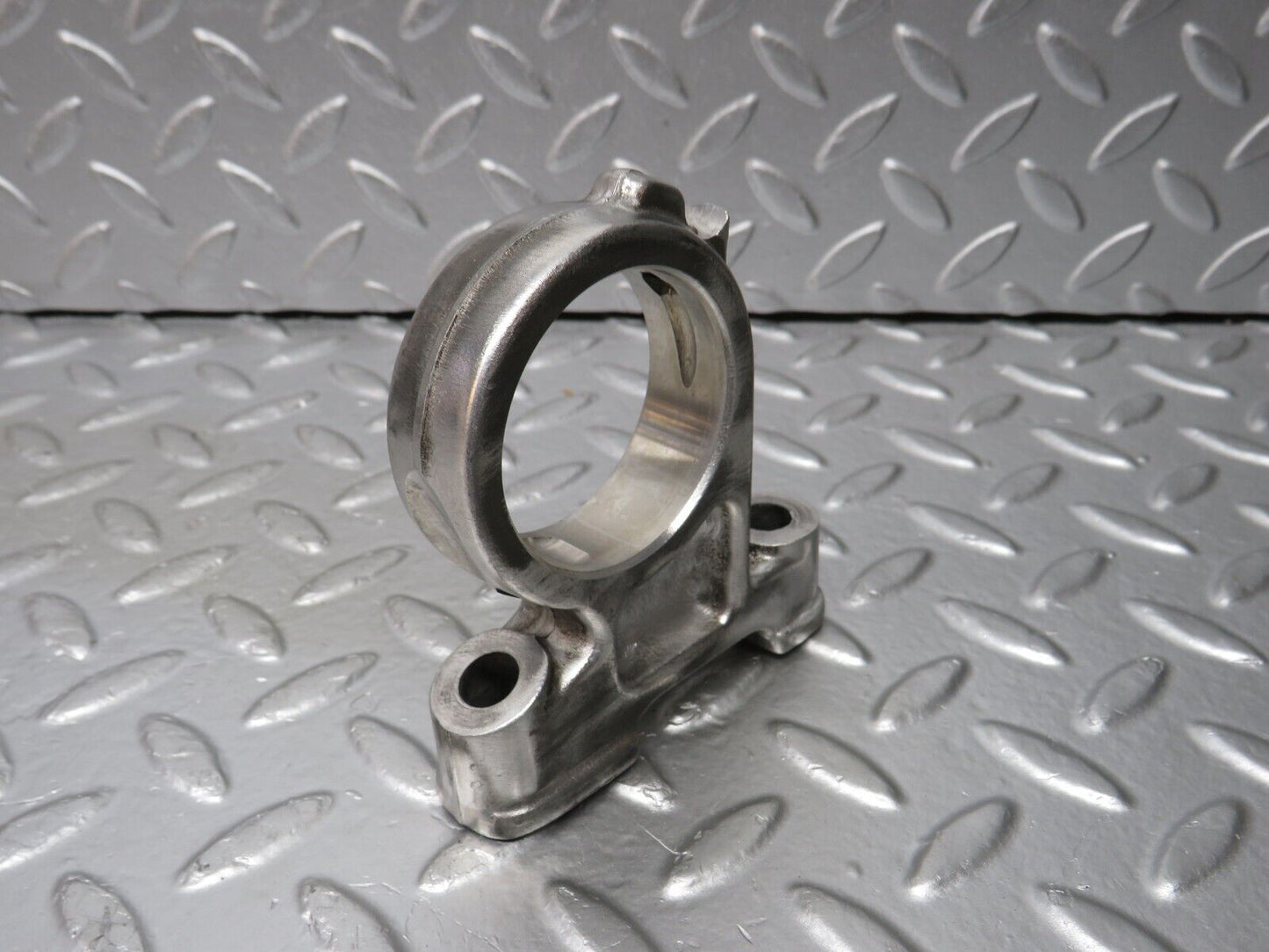 32999 Mercedes-Benz C107 R107 350 V8 Camshaft Tower Bearing 1160512112