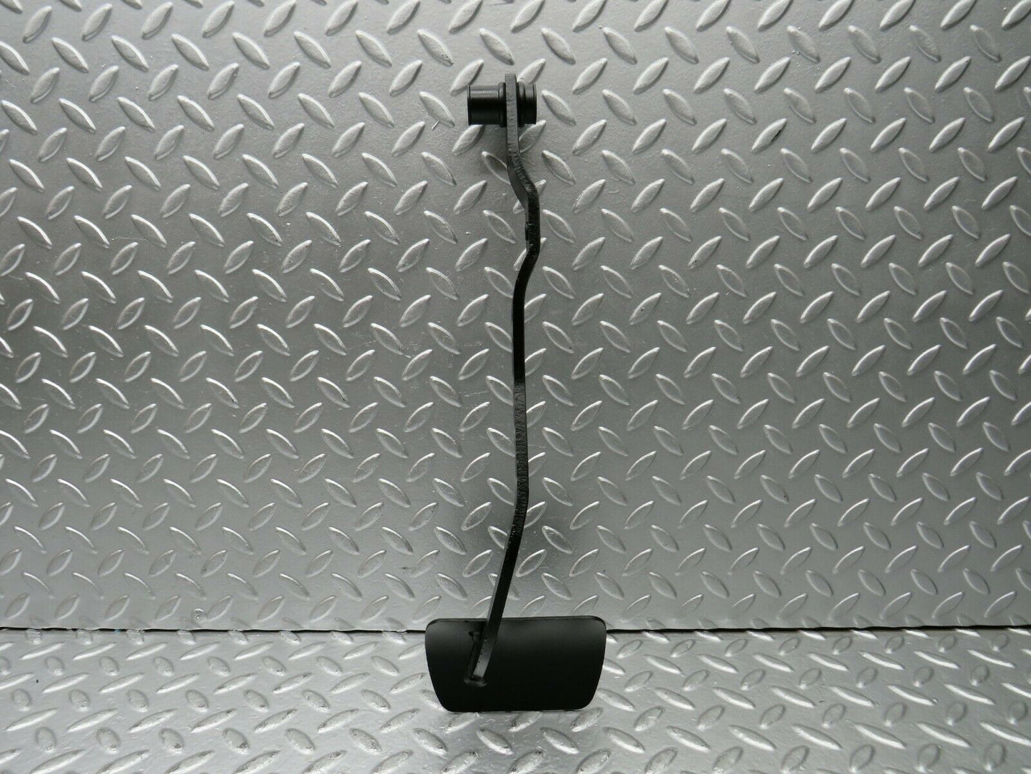 23036 Mercedes-Benz C123 230CE Coupe Wagon Brake Pedal