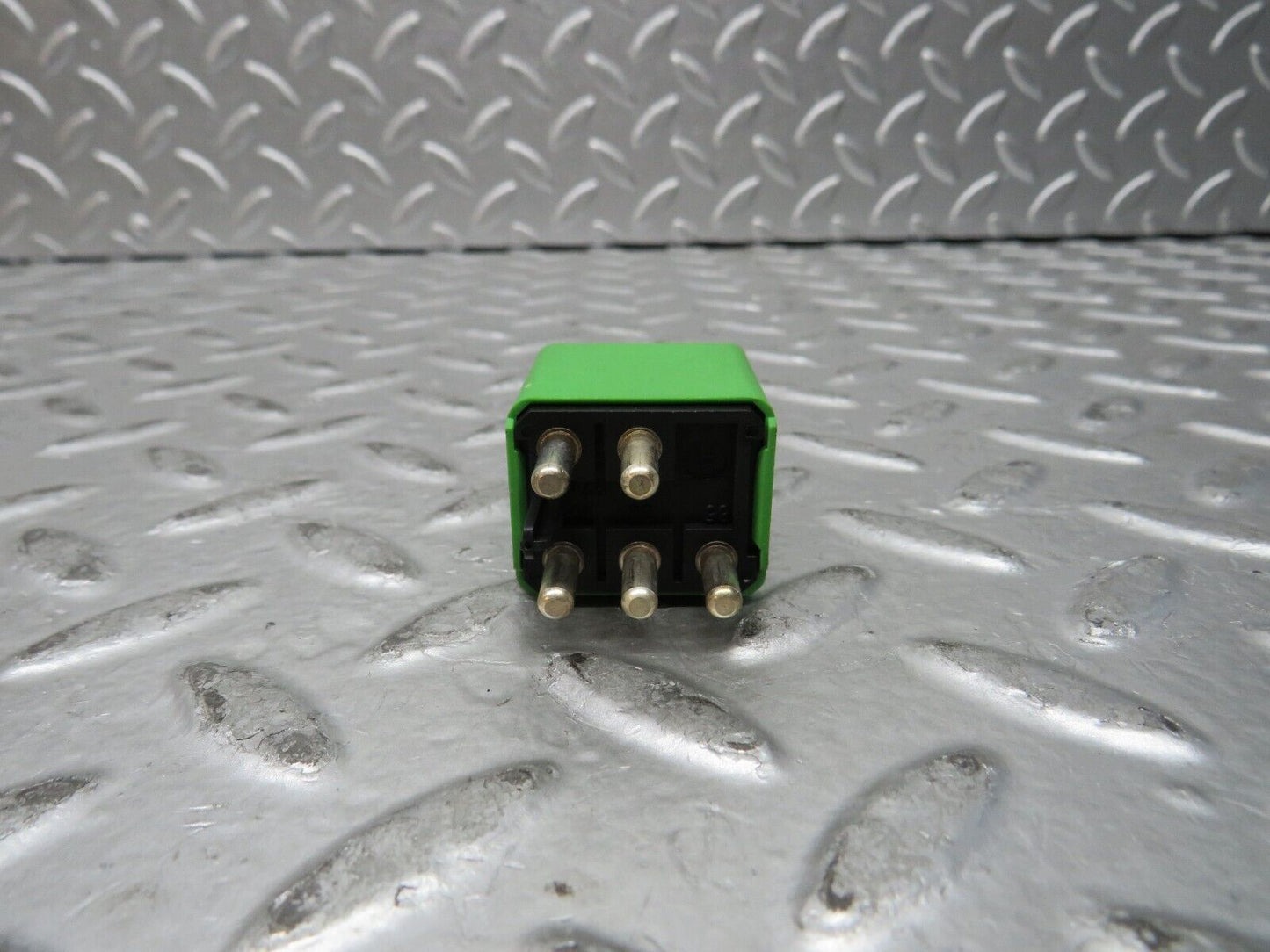 29072 Mercedes-Benz C124 320CE Coupe Headlight Wiper Relay 1268202026