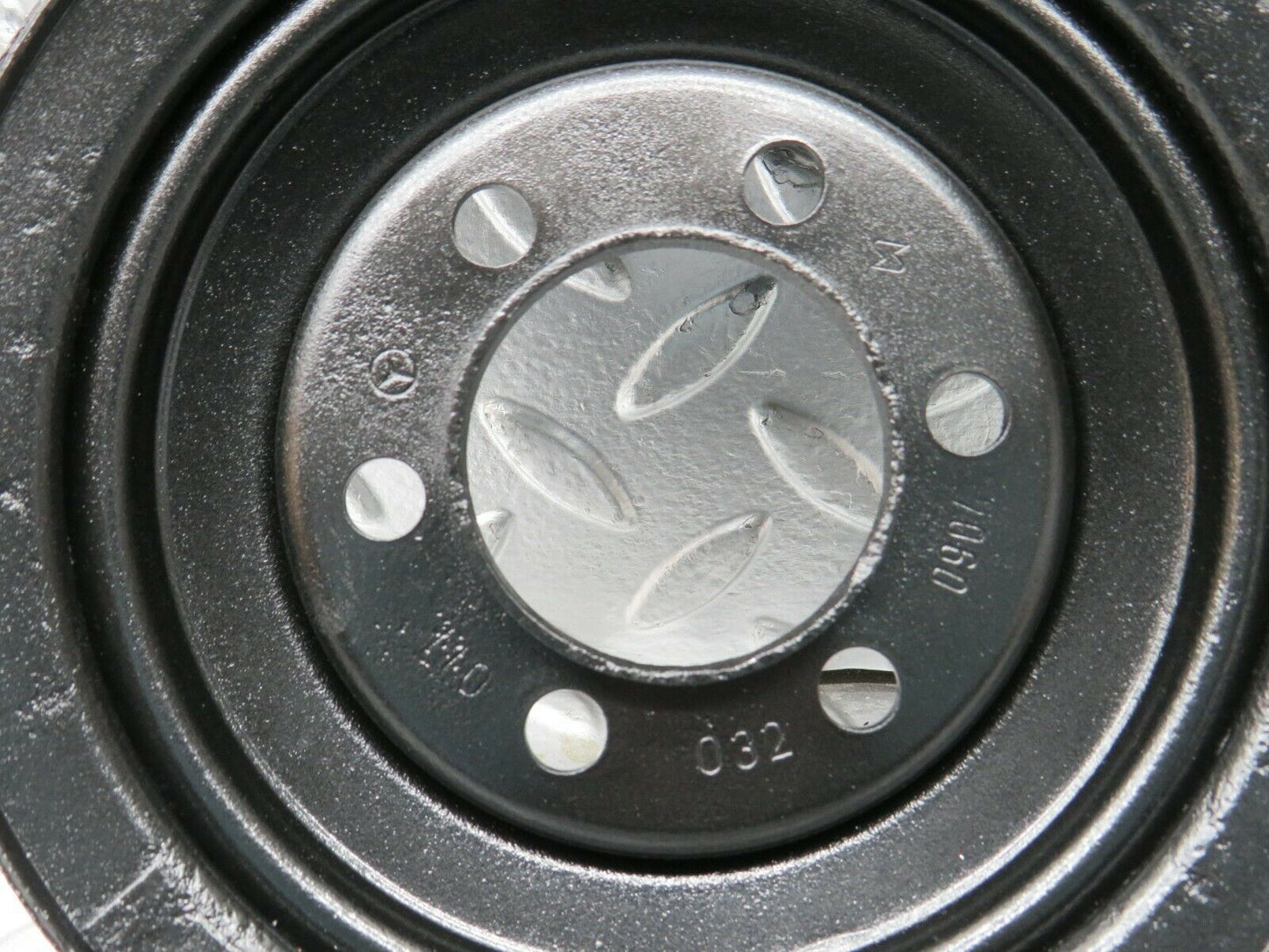 24159 Mercedes-Benz W123 280E Crankshaft Pulley 1100320904