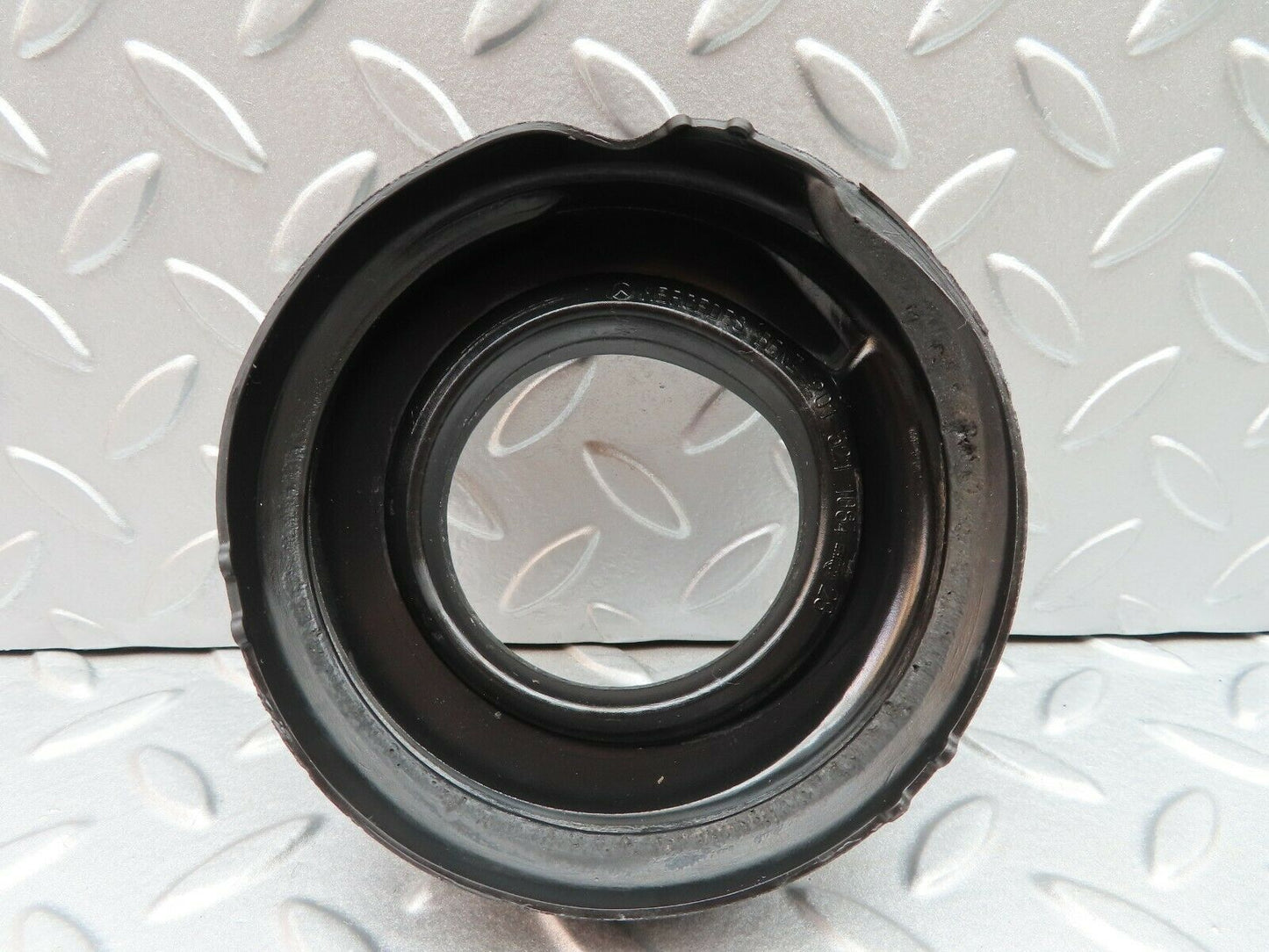 5552 Mercedes-Benz W124 230E Spring Mounting 2013211084