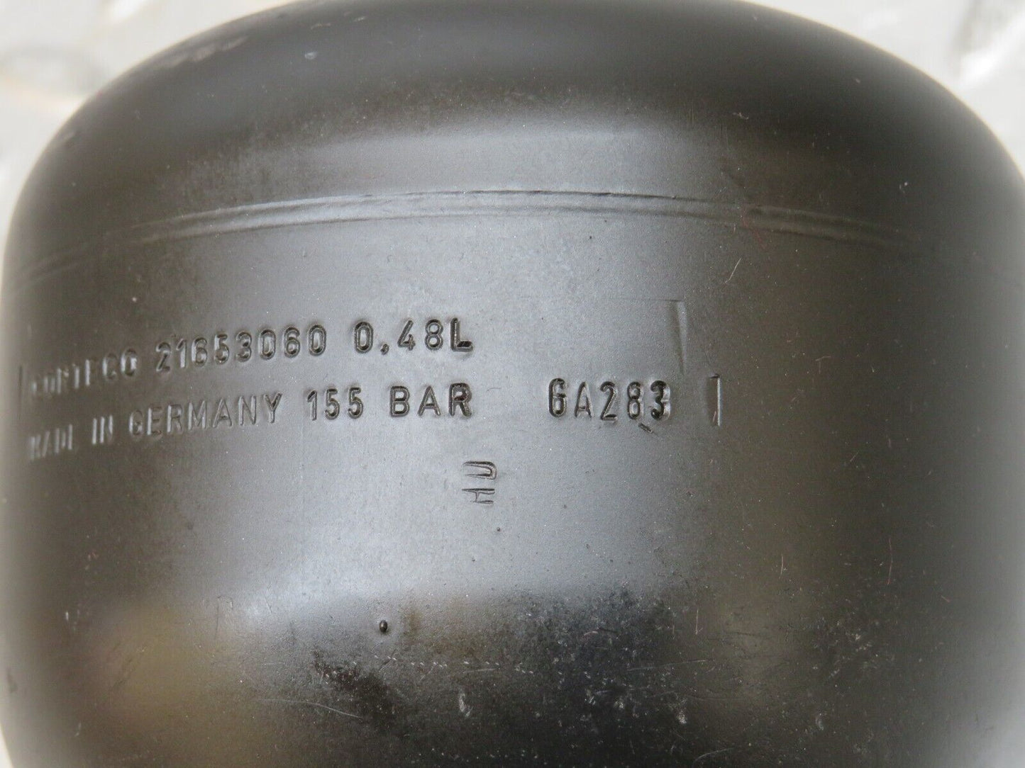27646 Mercedes-Benz S124 300TE Wagon Rear Suspension Sphere 216530060
