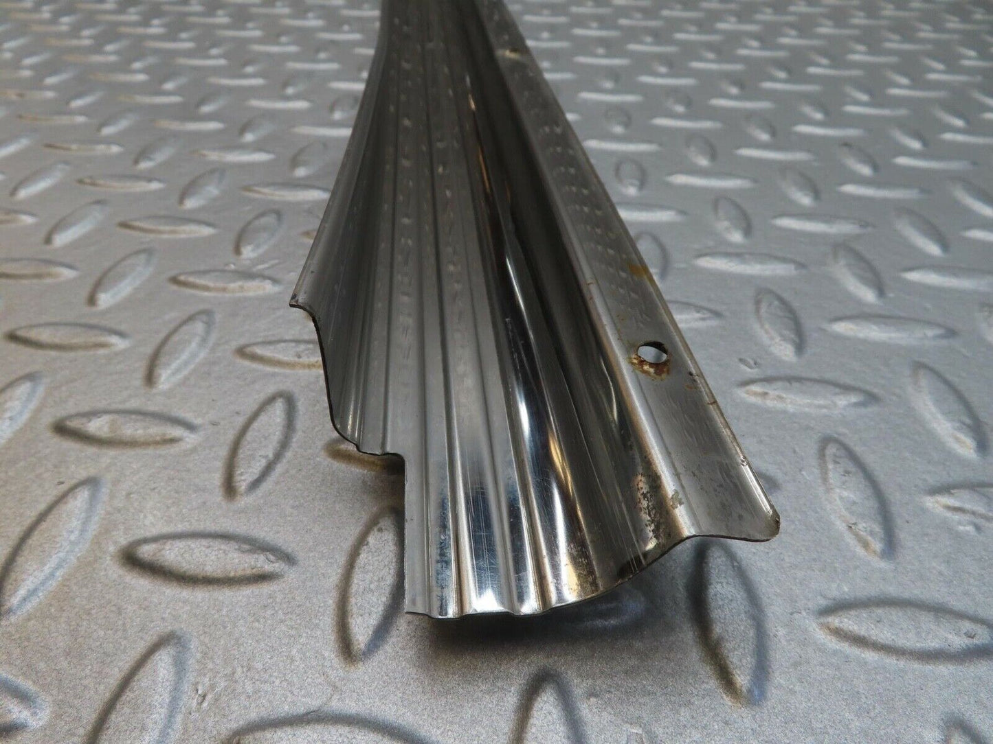 14118 Mercedes-Benz C107 280SLC Left Door Sill Chrome