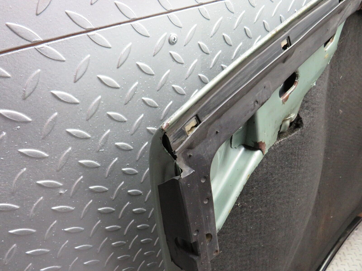 34255 Mercedes-Benz W124 260E Bonnet