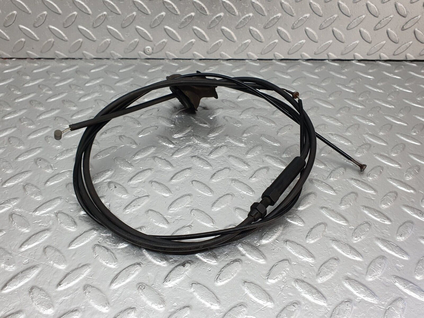 43768 Mercedes-Benz C126 380SEC Coupe Bonnet Release Cable 1269970881