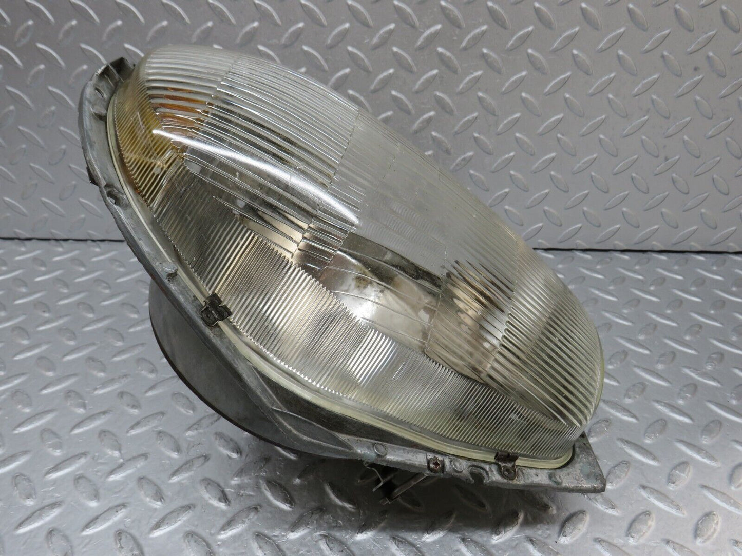 35864 Mercedes-Benz W108 Headlight Bosch 1305630023