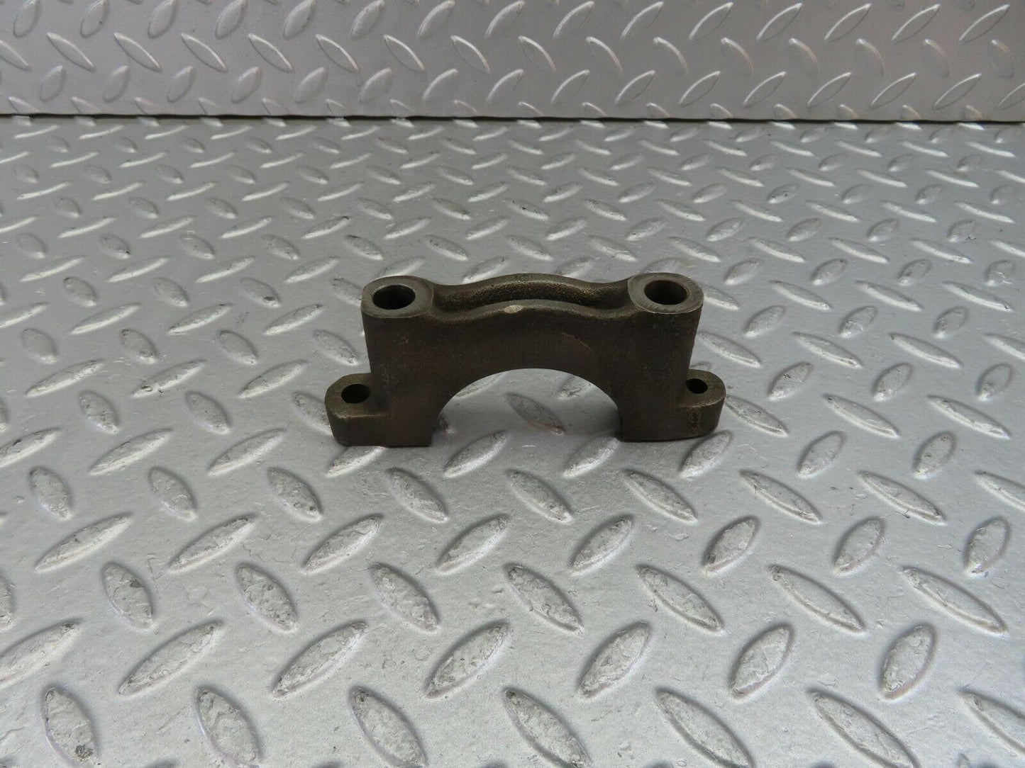 10218 Mercedes-Benz W111 220SE Crankshaft Bearing Holder Block 1800110011
