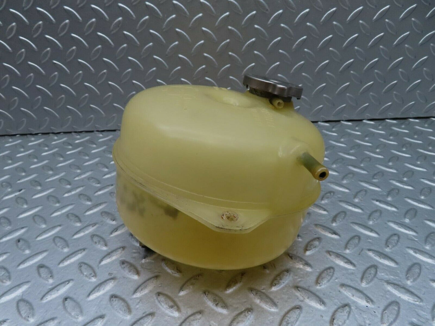 16582 Mercedes-Benz C107 380SLC Coolant Tank Reservoir Behr 1075000149
