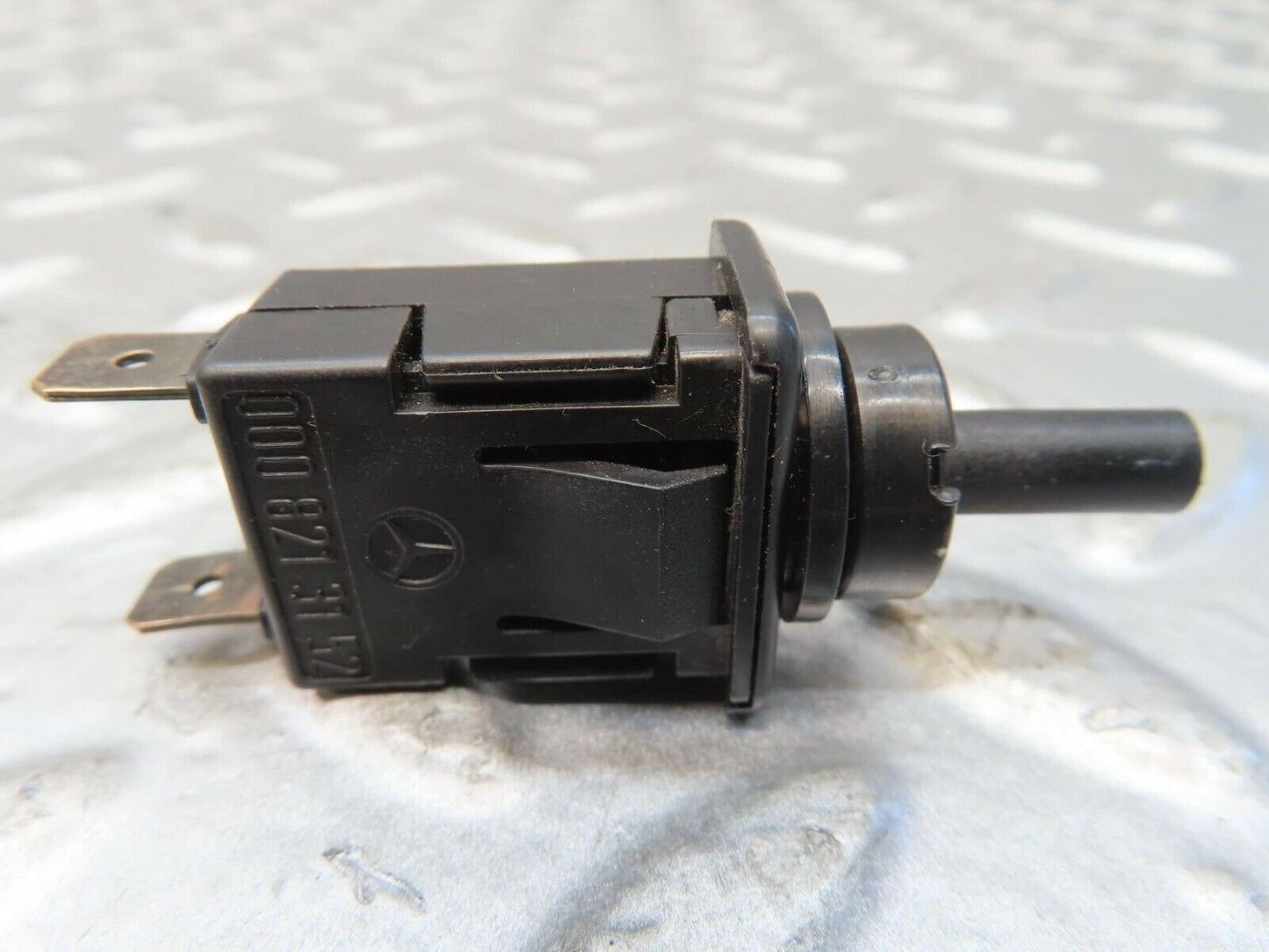 15786 Mercedes-Benz R107 450SL Glove Box Light Switch 0008213152