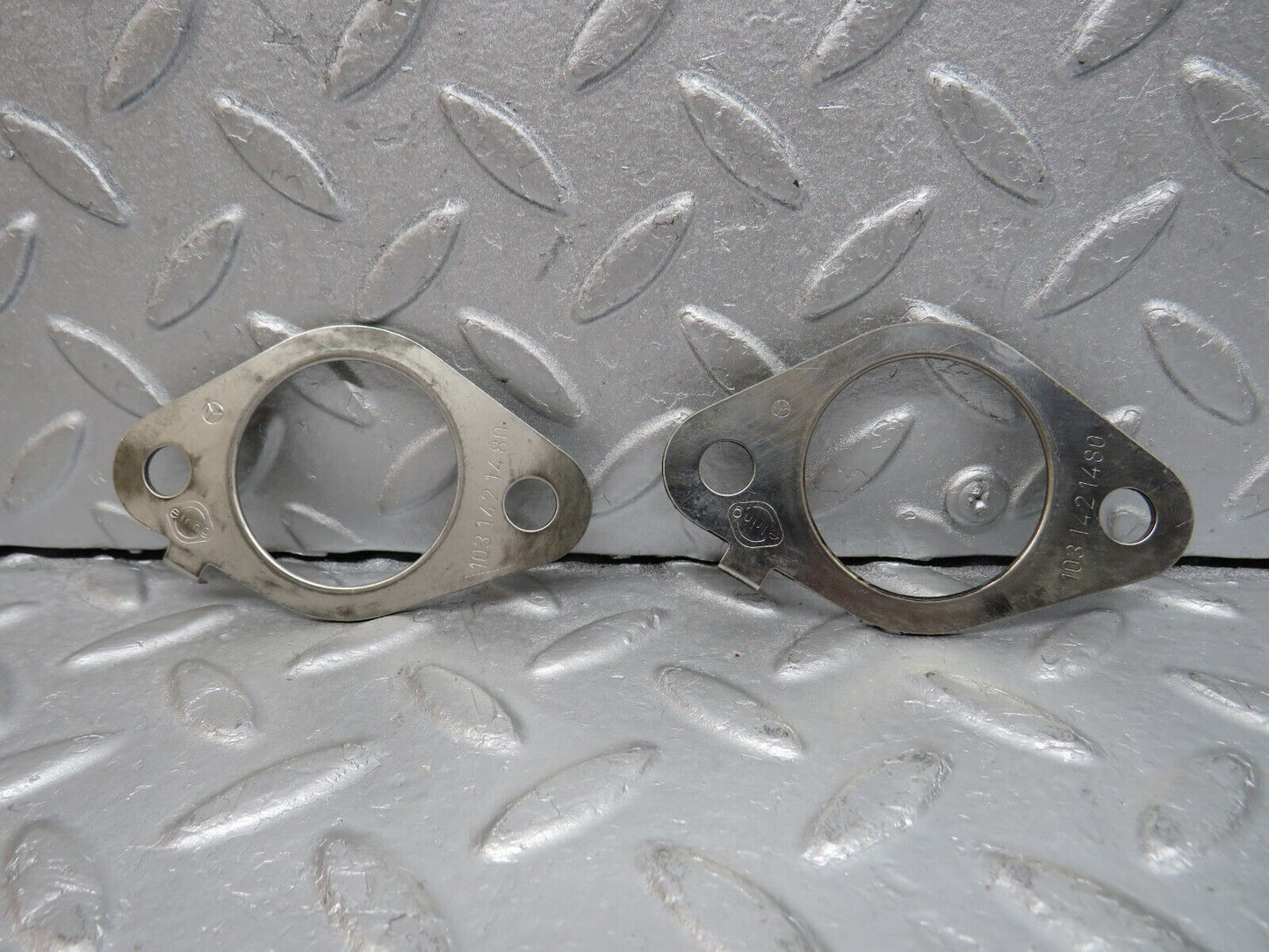38848 Mercedes-Benz W201 190E 2.6L Exhaust Manifold Gasket Elring 1031421380 1031421480