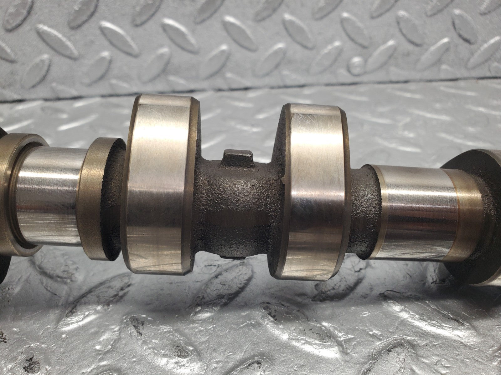 W124 Wagon camshaft intake side used OEM